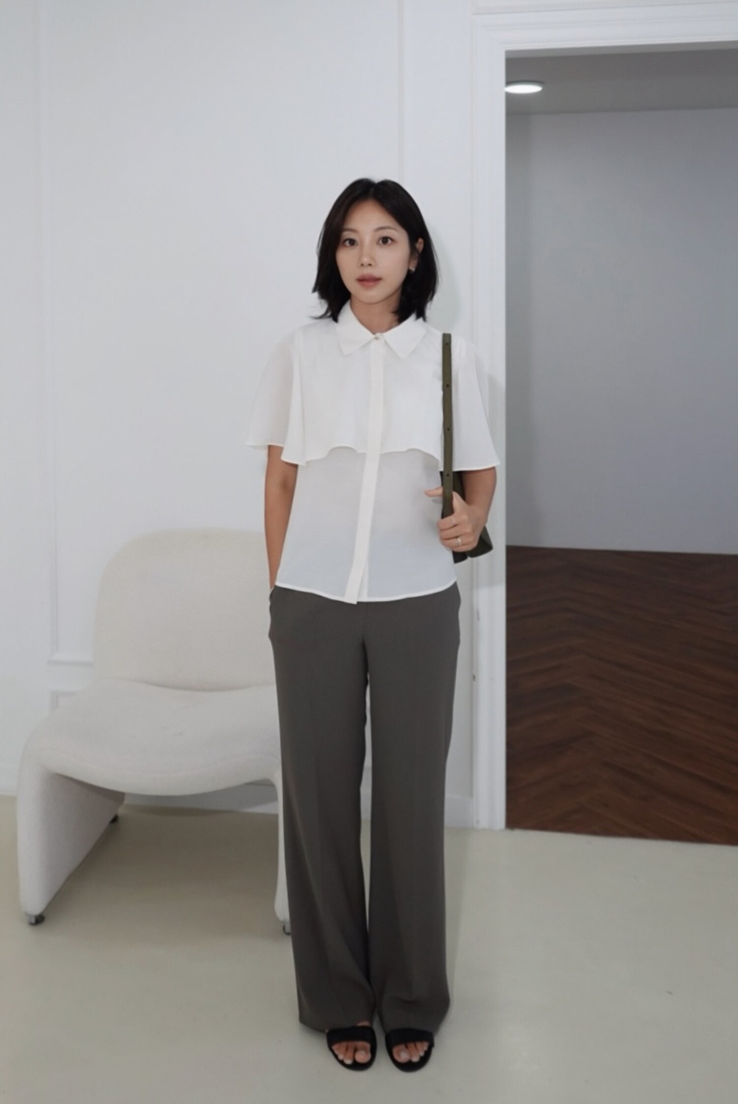 미니멀 백 밴딩 일자핏 팬츠 (KHAKI)