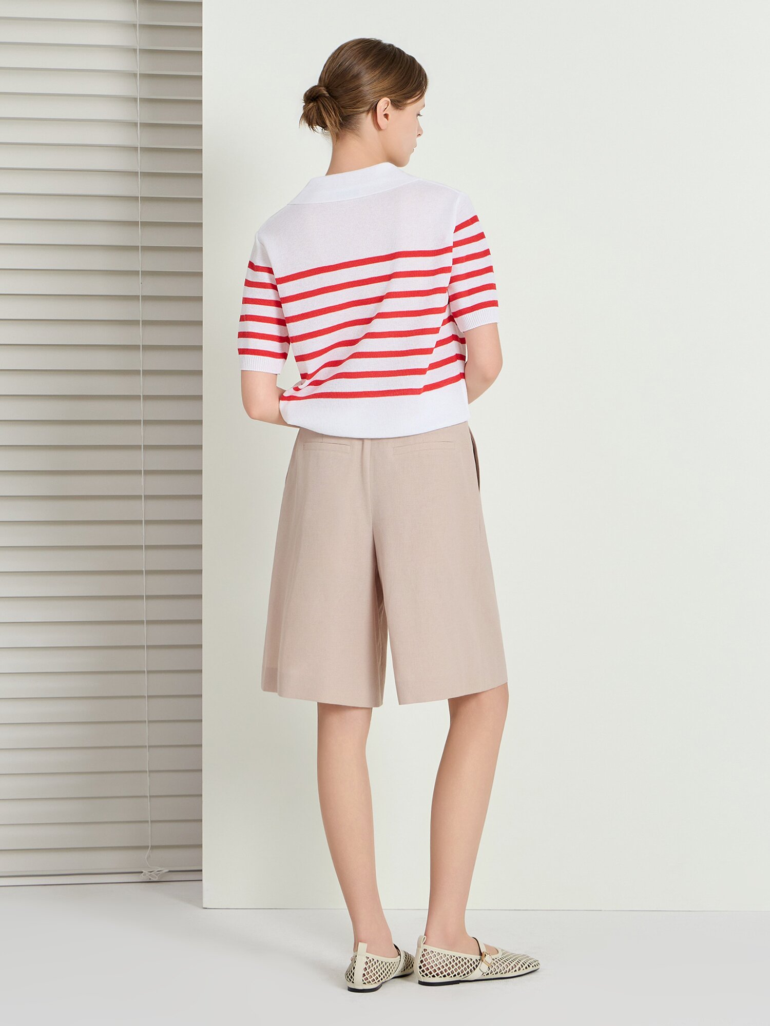 스트라이프 자수 브이 칼라 니트 (STRIPE RED)