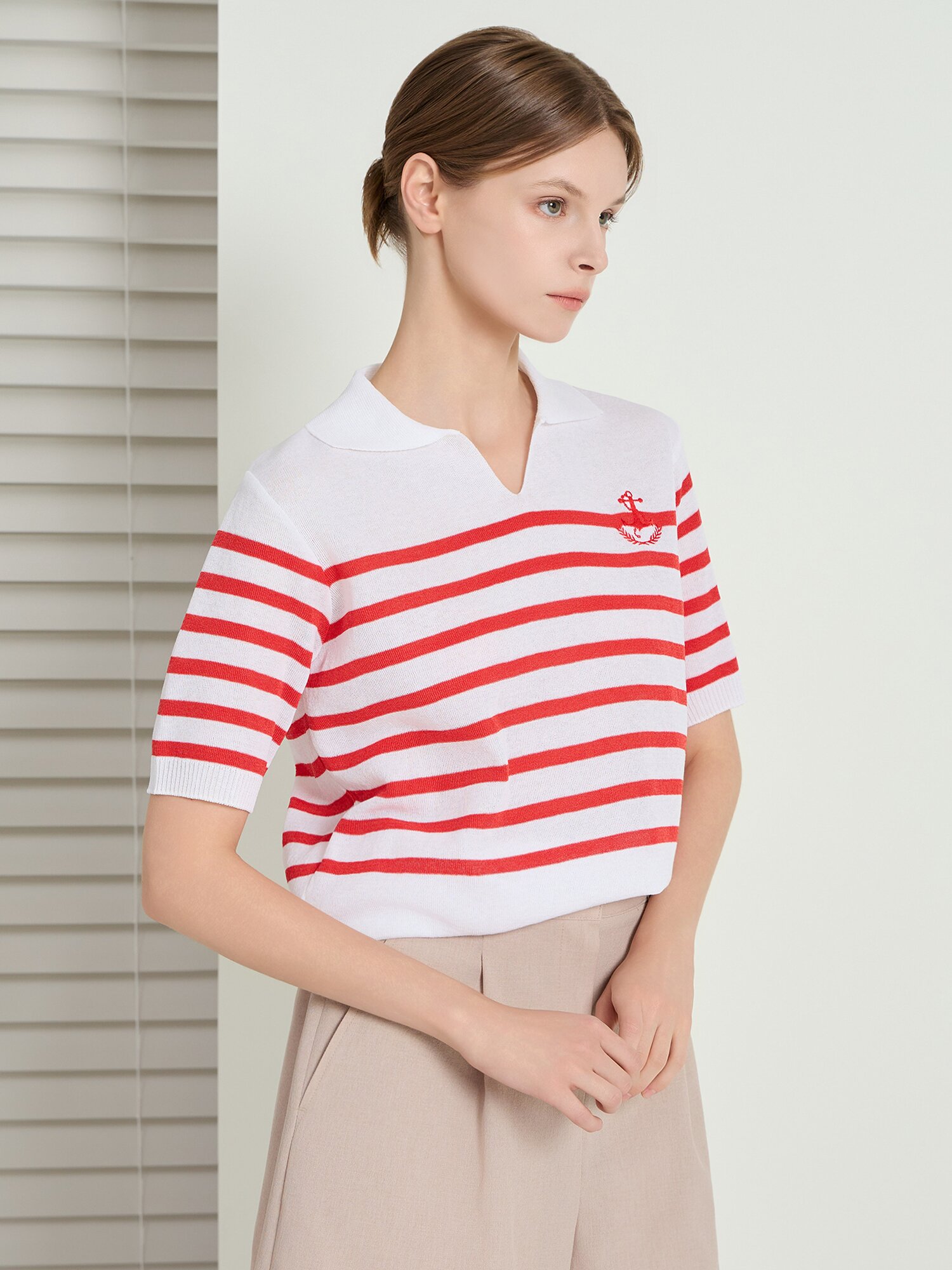스트라이프 자수 브이 칼라 니트 (STRIPE RED)
