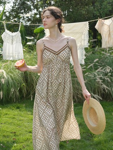 SR_Brown floral shadow dress