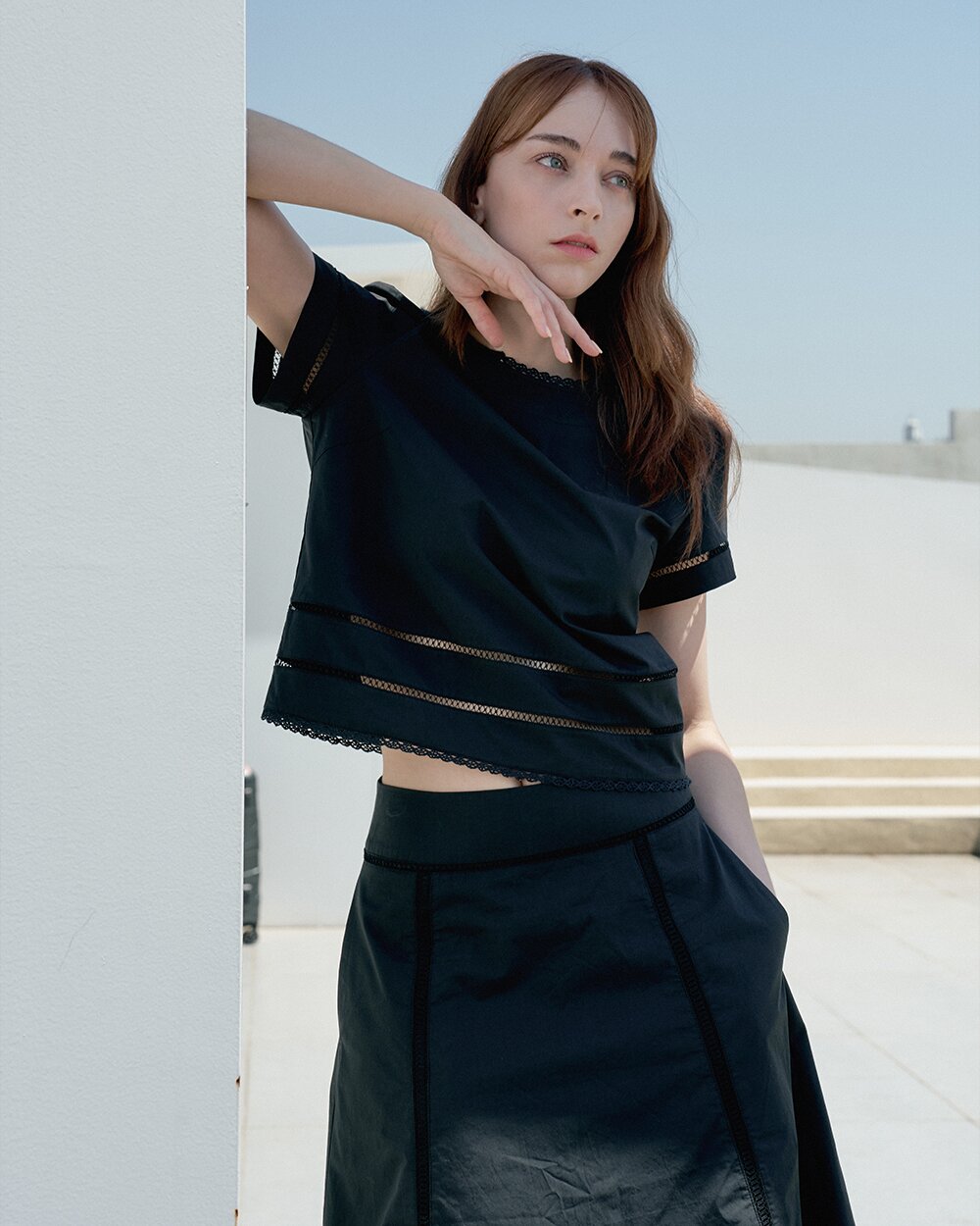 [8차리오더] 레이스 디테일 라인 블라우스 스커트 셋업 -화이트/블랙