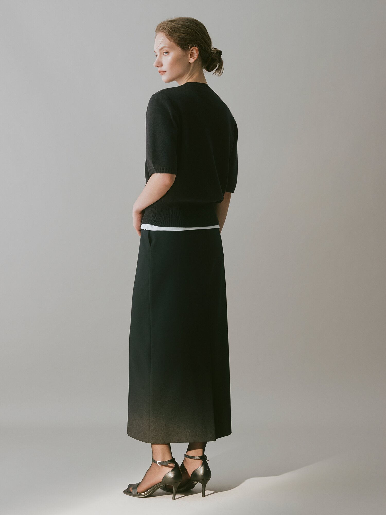 린넨 메탈 버튼 라운드넥 가디건 (DARK GREY)