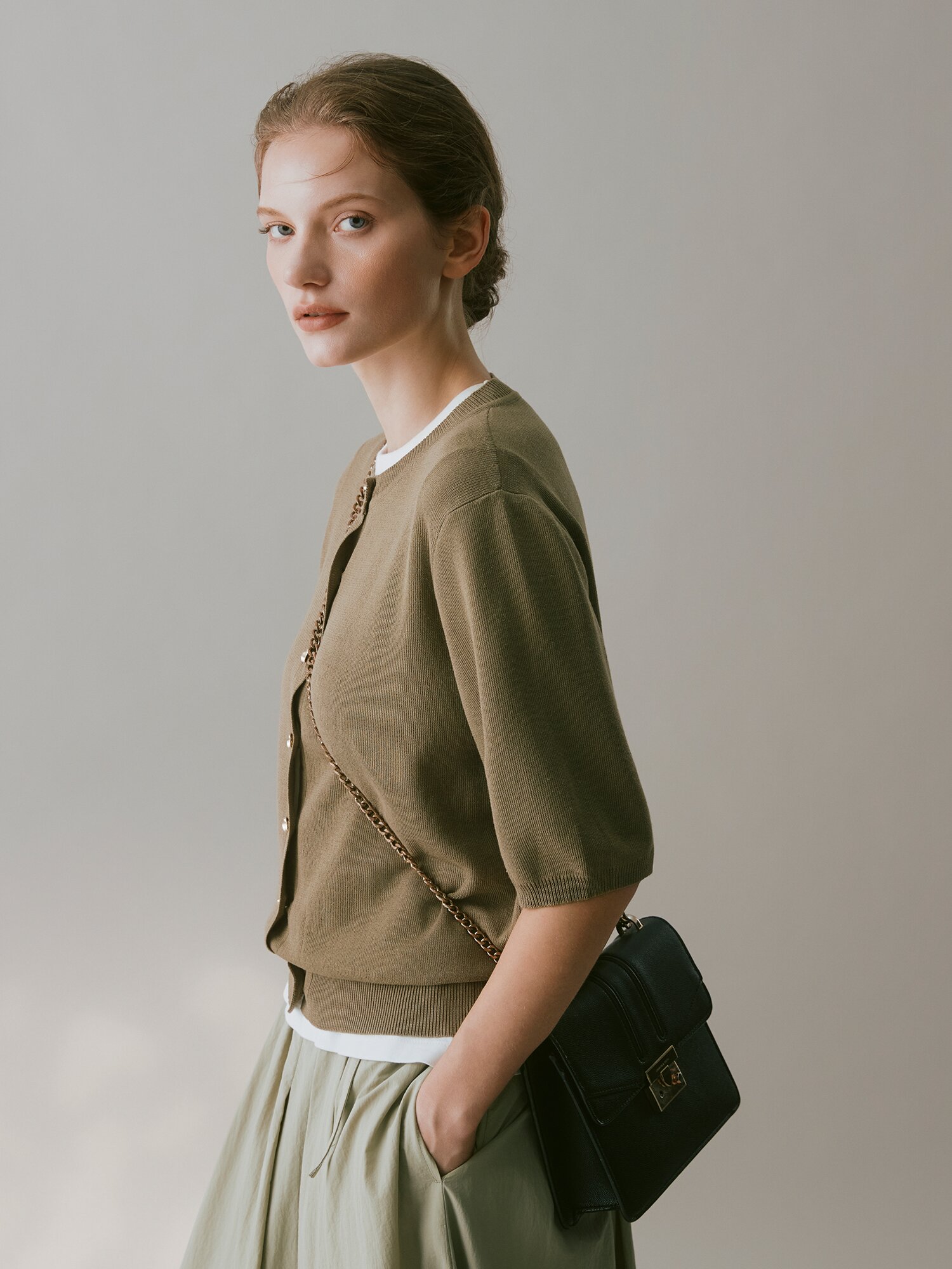 린넨 메탈 버튼 라운드넥 가디건 (KHAKI)