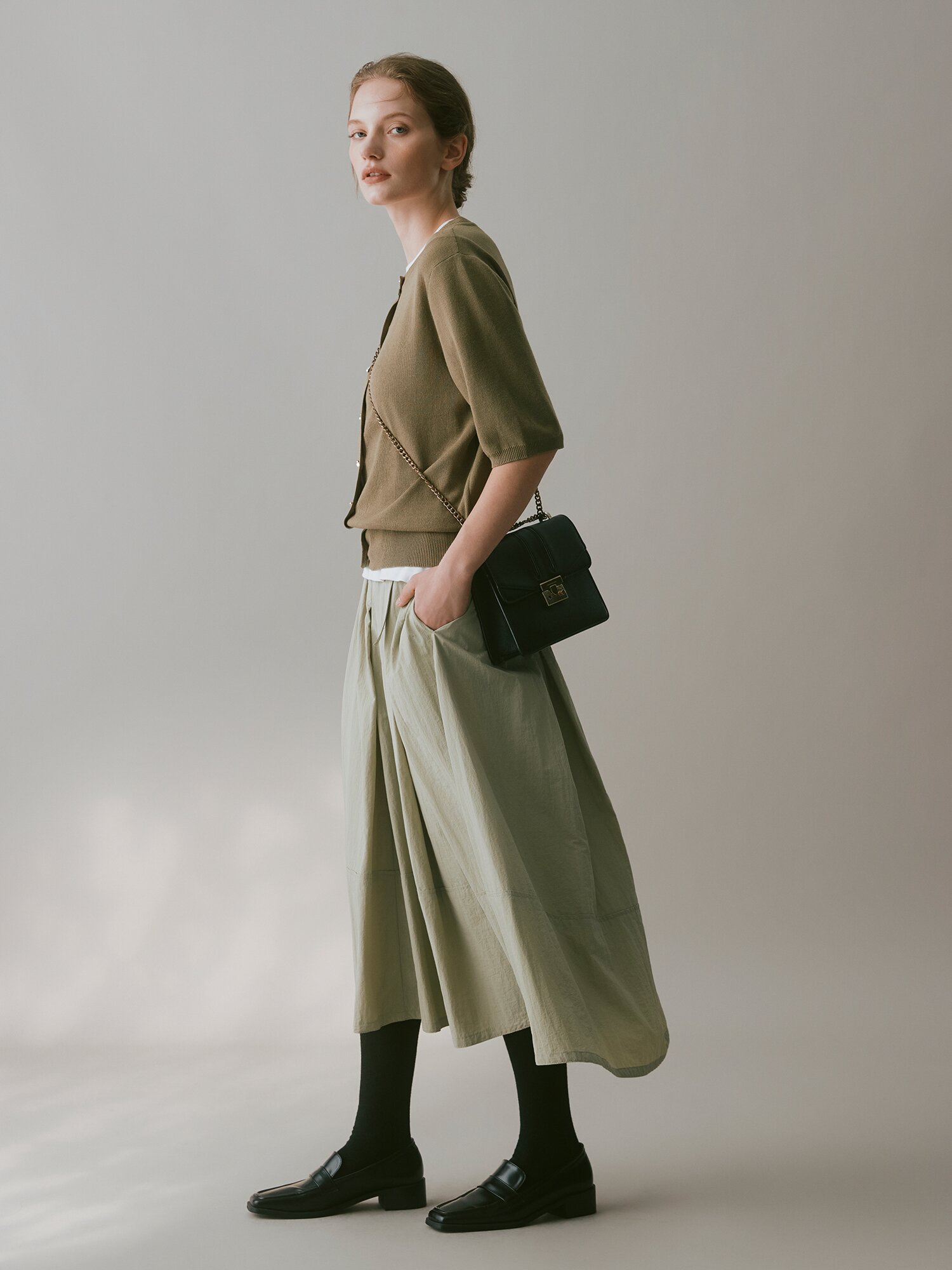 린넨 메탈 버튼 라운드넥 가디건 (KHAKI)