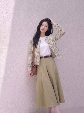 벨티드 백 밴딩 플레어 스커트 