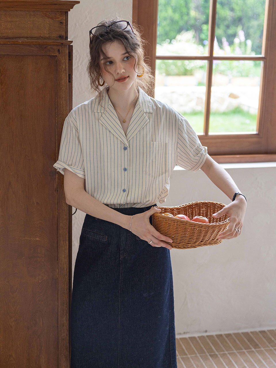 DA_Short collar striped shirt