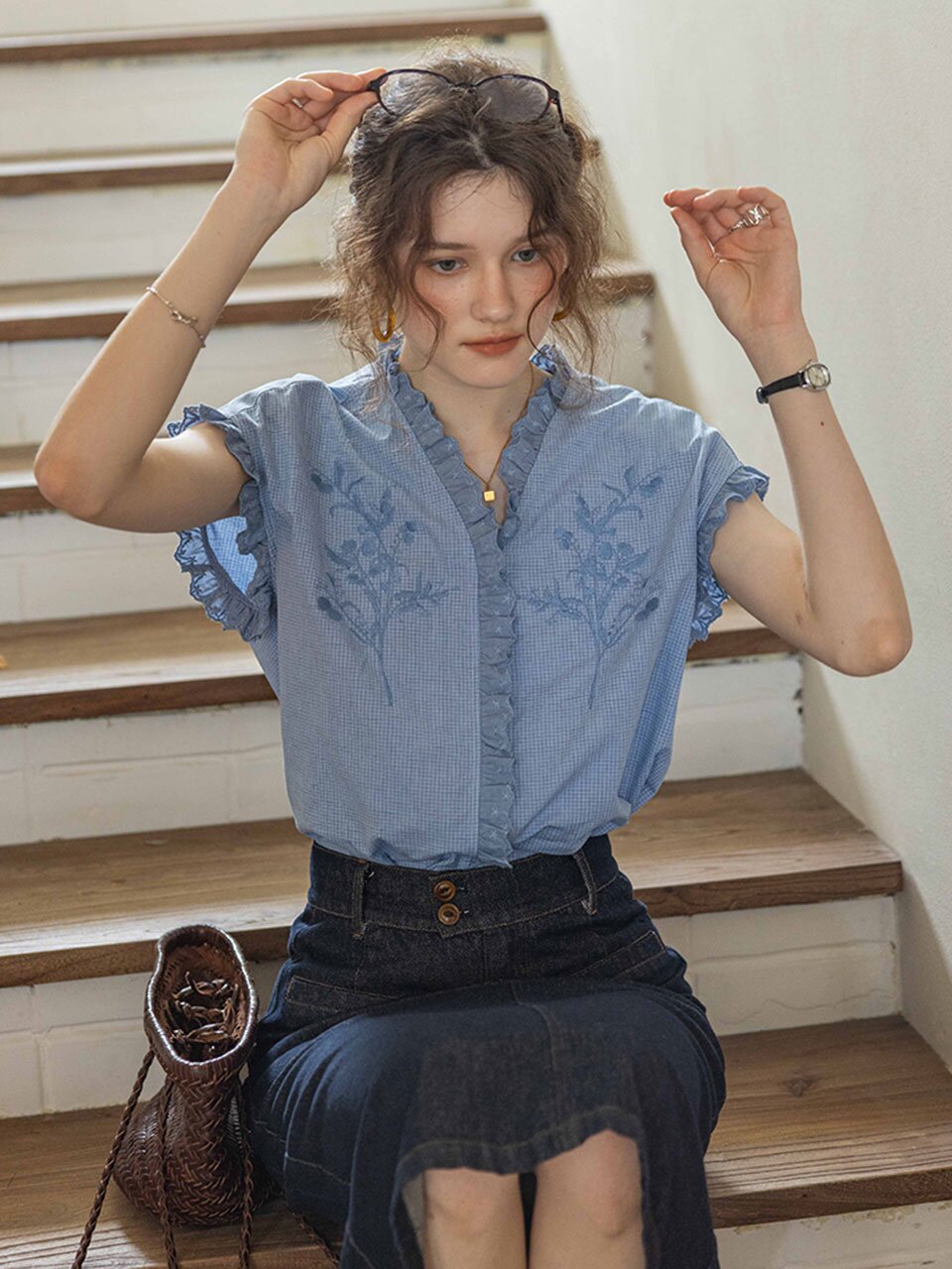DA_Patch sleeveless lace blouse_BLUE