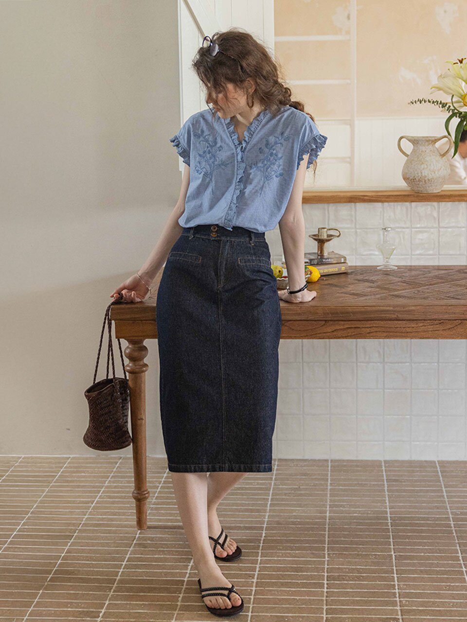 DA_Patch sleeveless lace blouse_BLUE