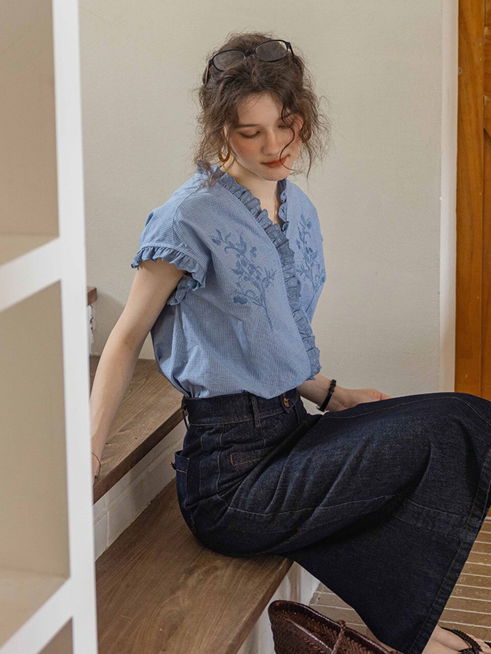 DA_Patch sleeveless lace blouse_BLUE