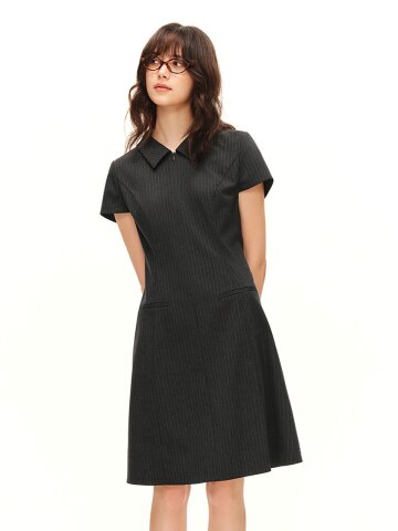 AR_Pinstripe collar pleated dress