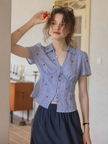 DA_Striped cherry blouse