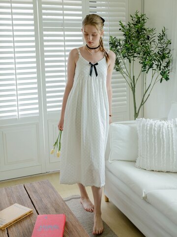 Cest_Floral embroidery ribbon dress_WHITE