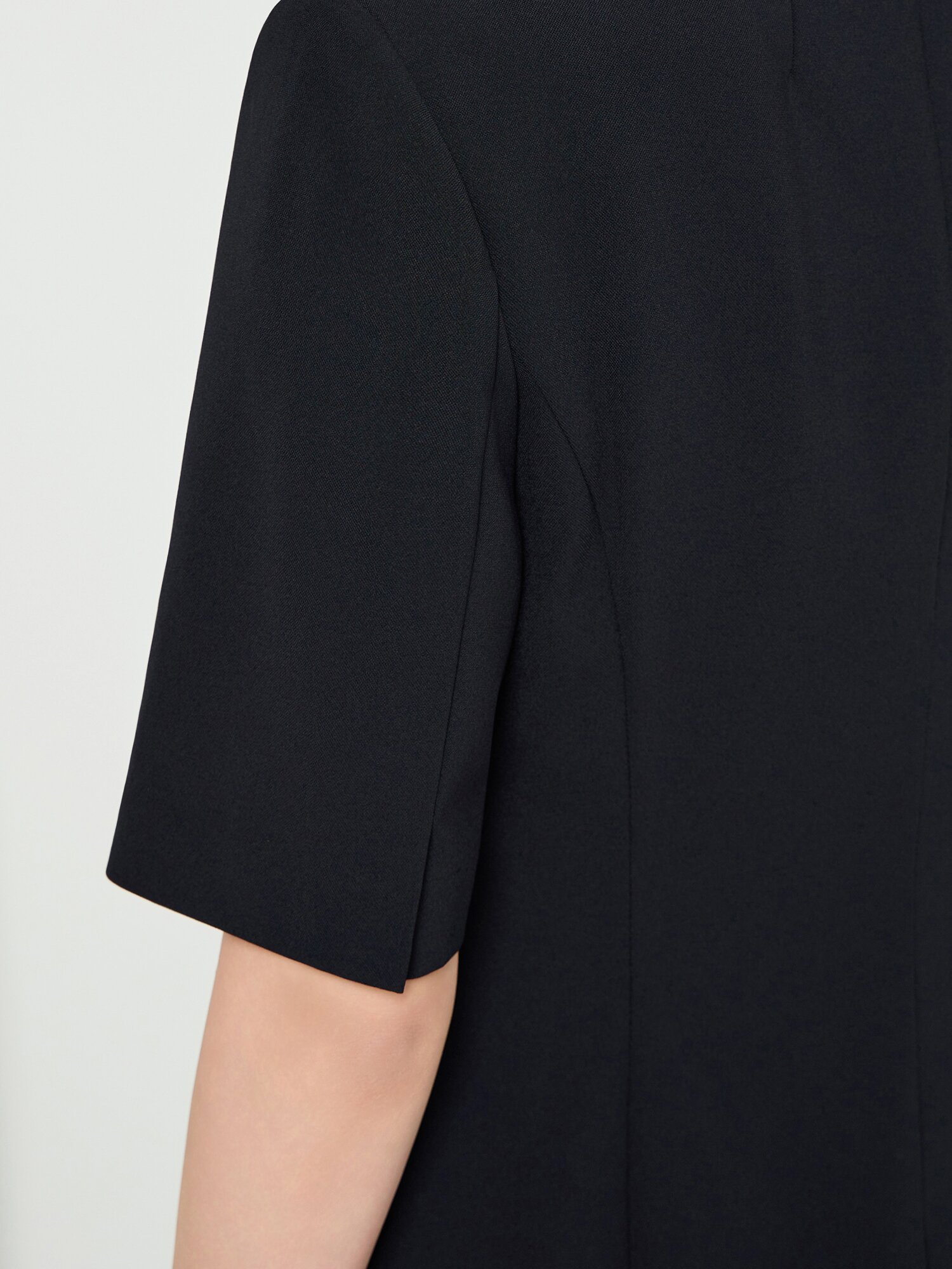 미니멀 하프 슬리브 투버튼 재킷 (BLACK)