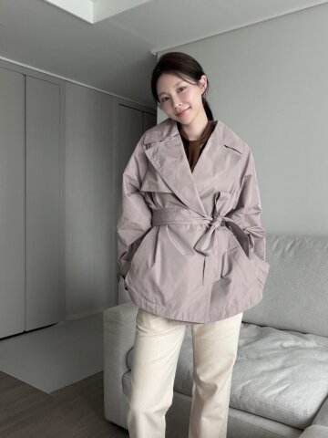 와이드 칼라 하프 트렌치 코트 