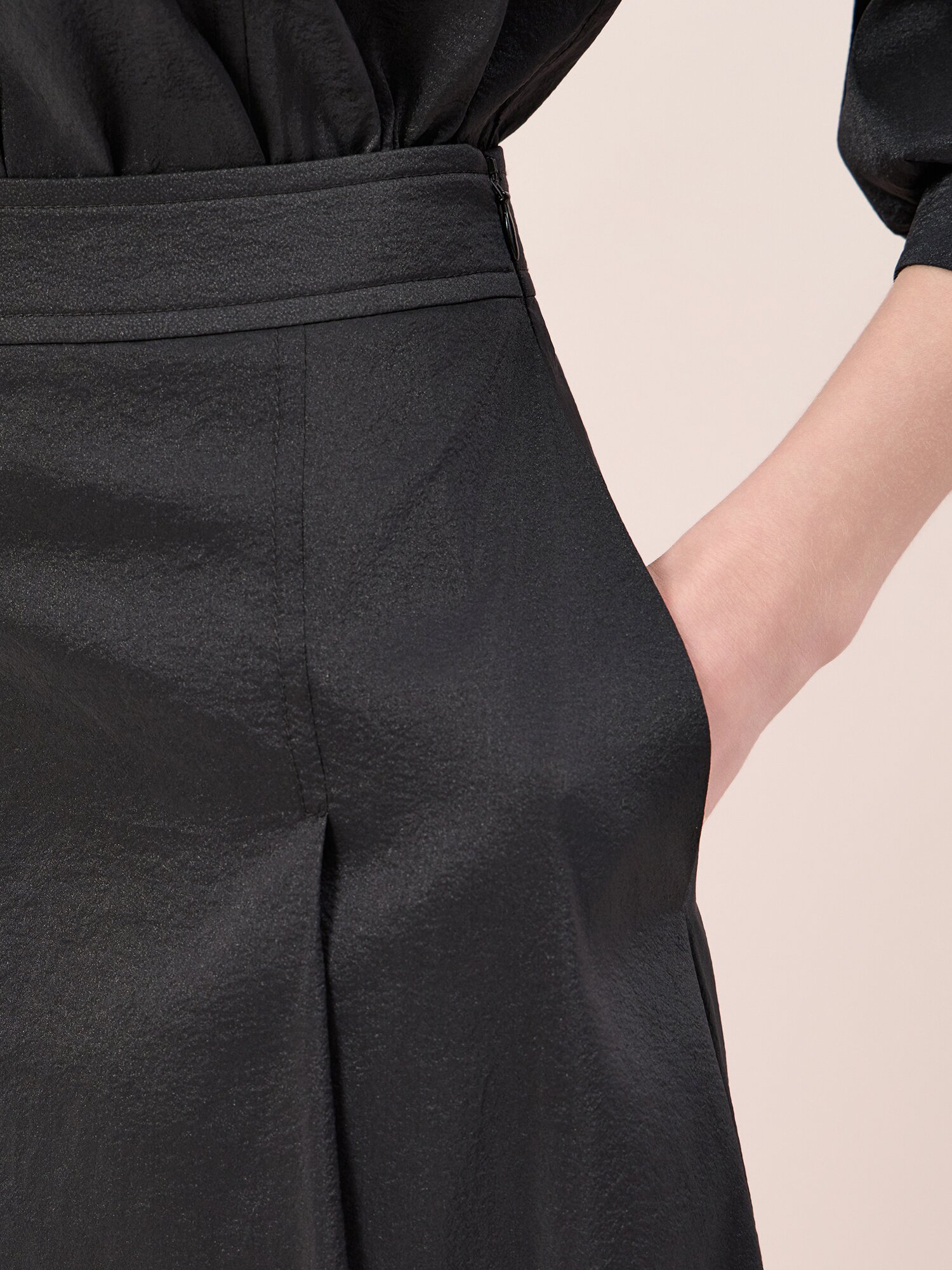 턱 플레어 롱 스커트 (BLACK)
