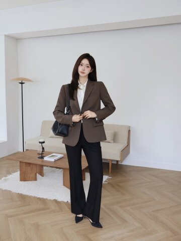백 슬릿 슬림 부츠컷 팬츠 