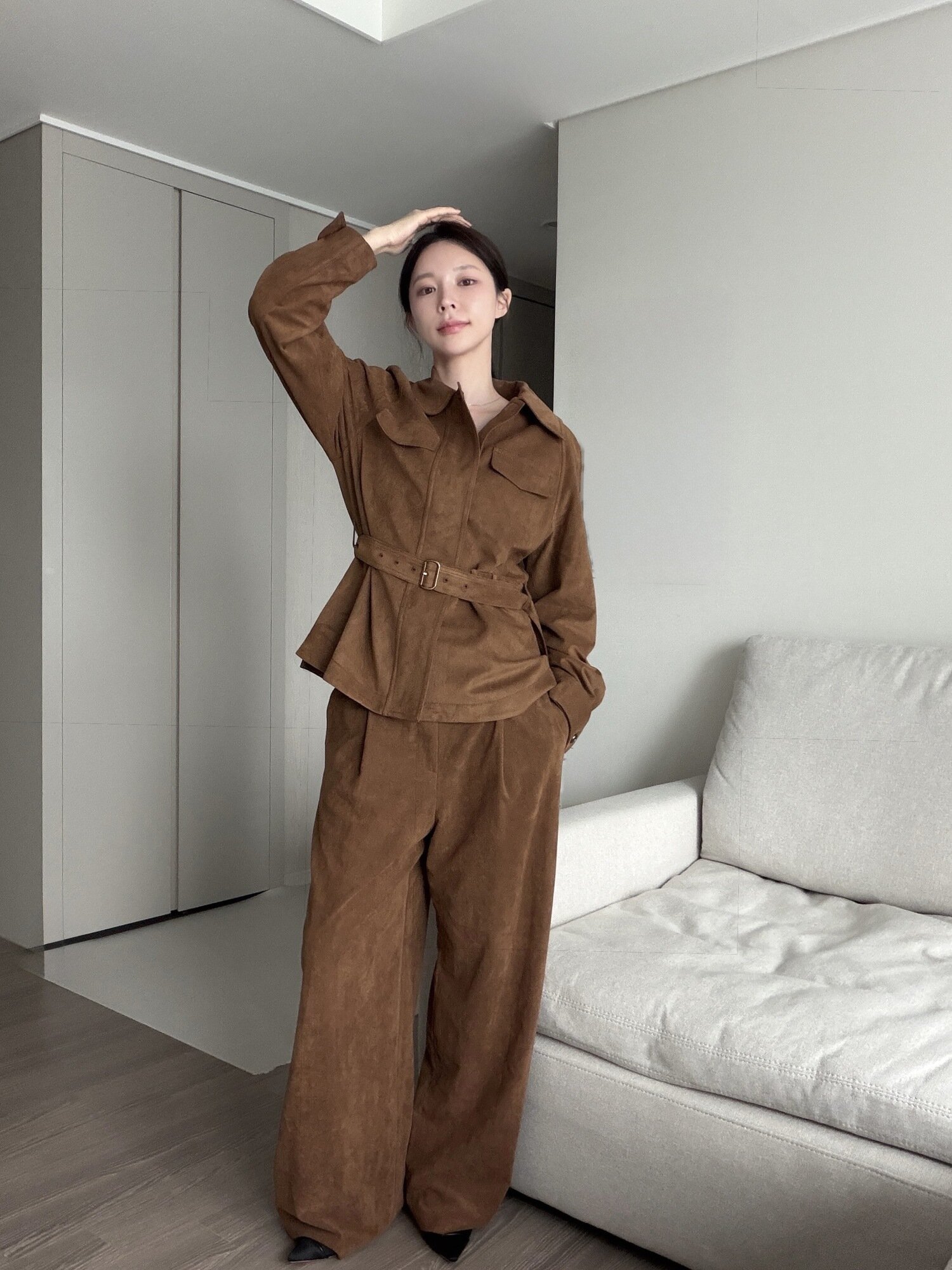 스웨이드 원턱 백 밴딩 와이드 팬츠 (CAMEL)