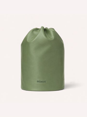 VITALITÉ CITY BAG 비탈리테 시티백
Work → Week → Weekend
도심형 라이프스타일에 활력을 더하는
리사이클 나일론 백팩