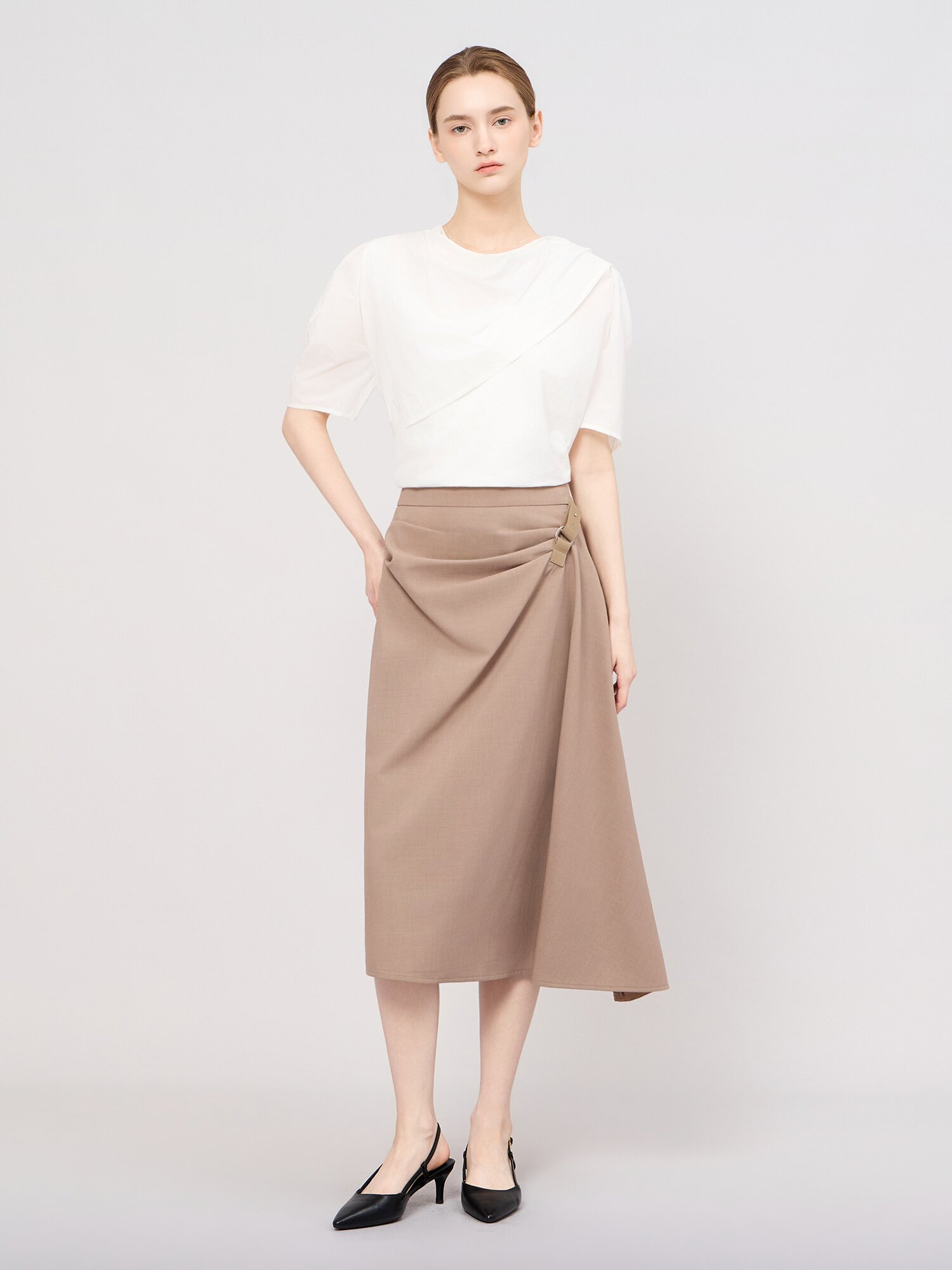 버클 포인트 드레이프 미디 스커트 (TAUPE BEIGE)