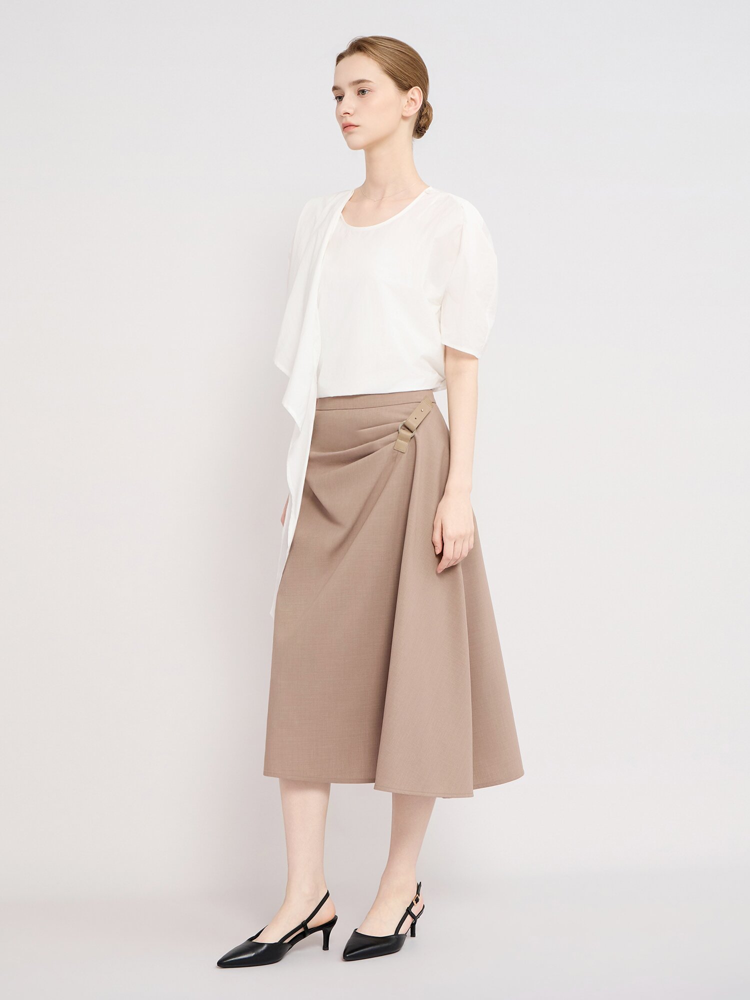 버클 포인트 드레이프 미디 스커트 (TAUPE BEIGE)