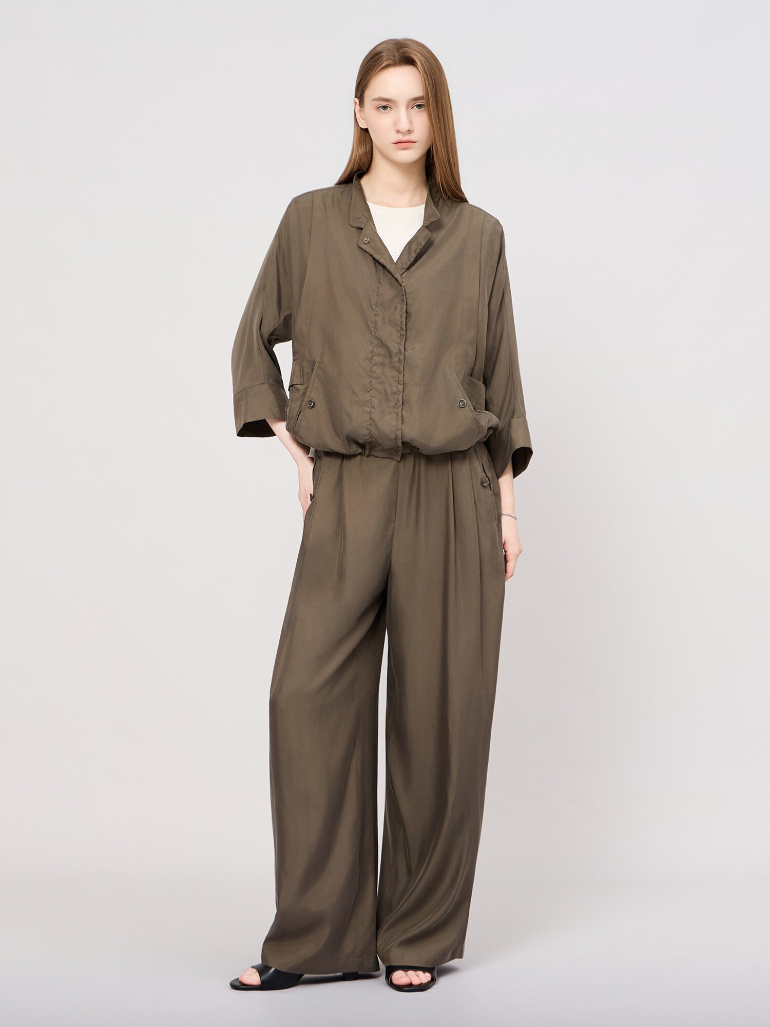 버튼 포켓 투 턱 와이드 팬츠 (KHAKI)