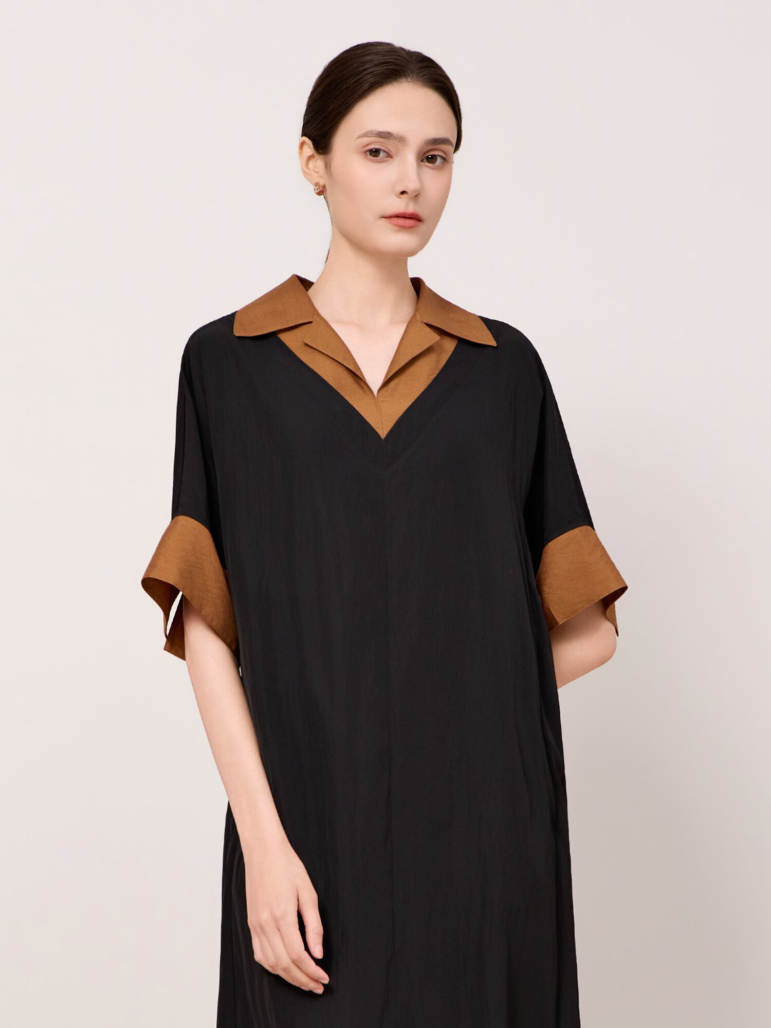 드라이 터치 컬러 블록 미디 원피스 (BLACK)