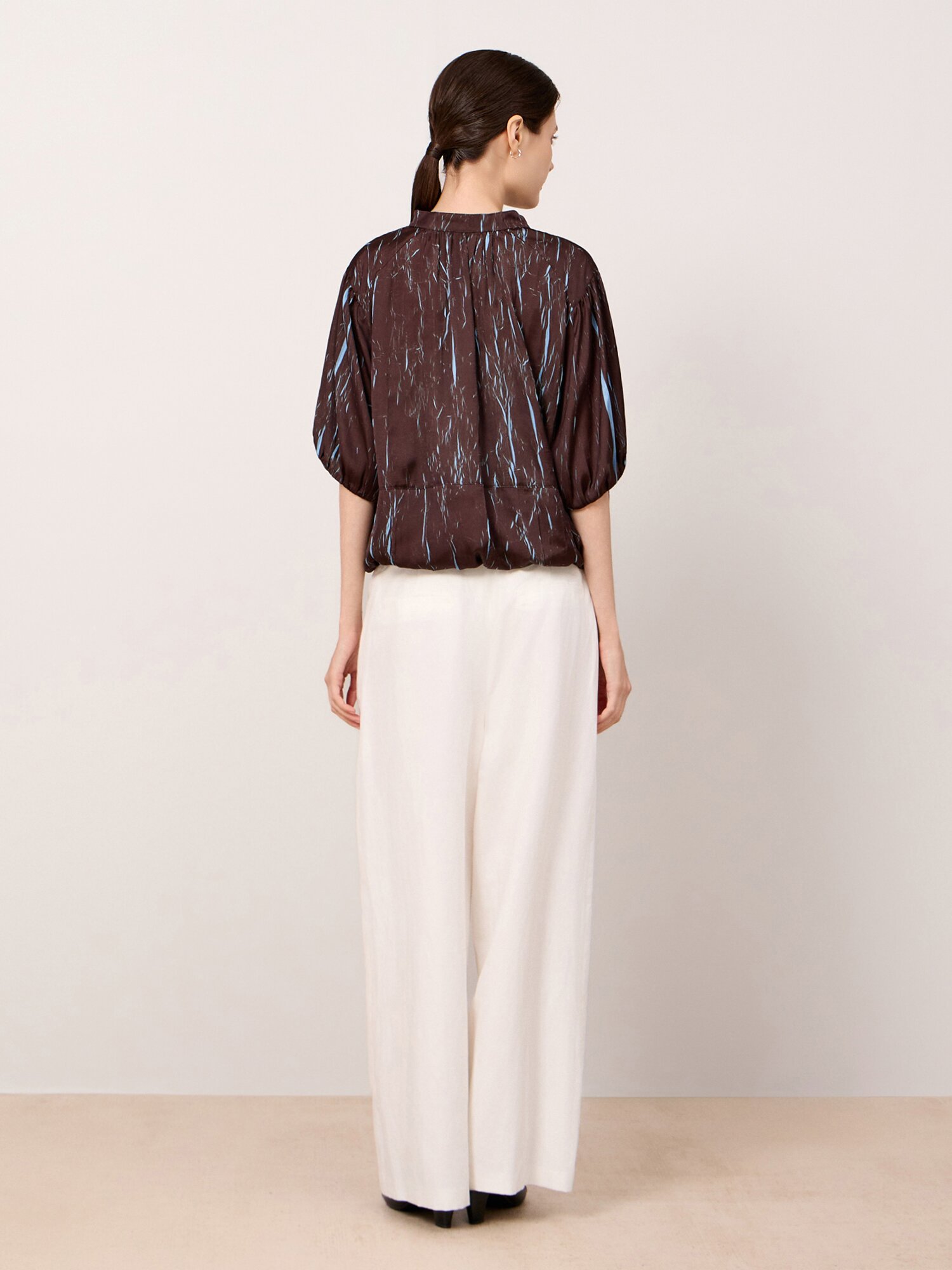 메탈 참 포인트 밴딩 블라우스 (PRINT BROWN)