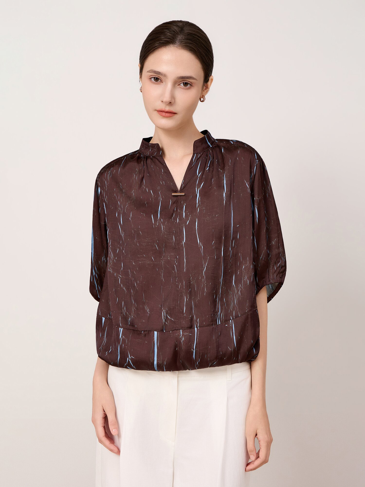 메탈 참 포인트 밴딩 블라우스 (PRINT BROWN)