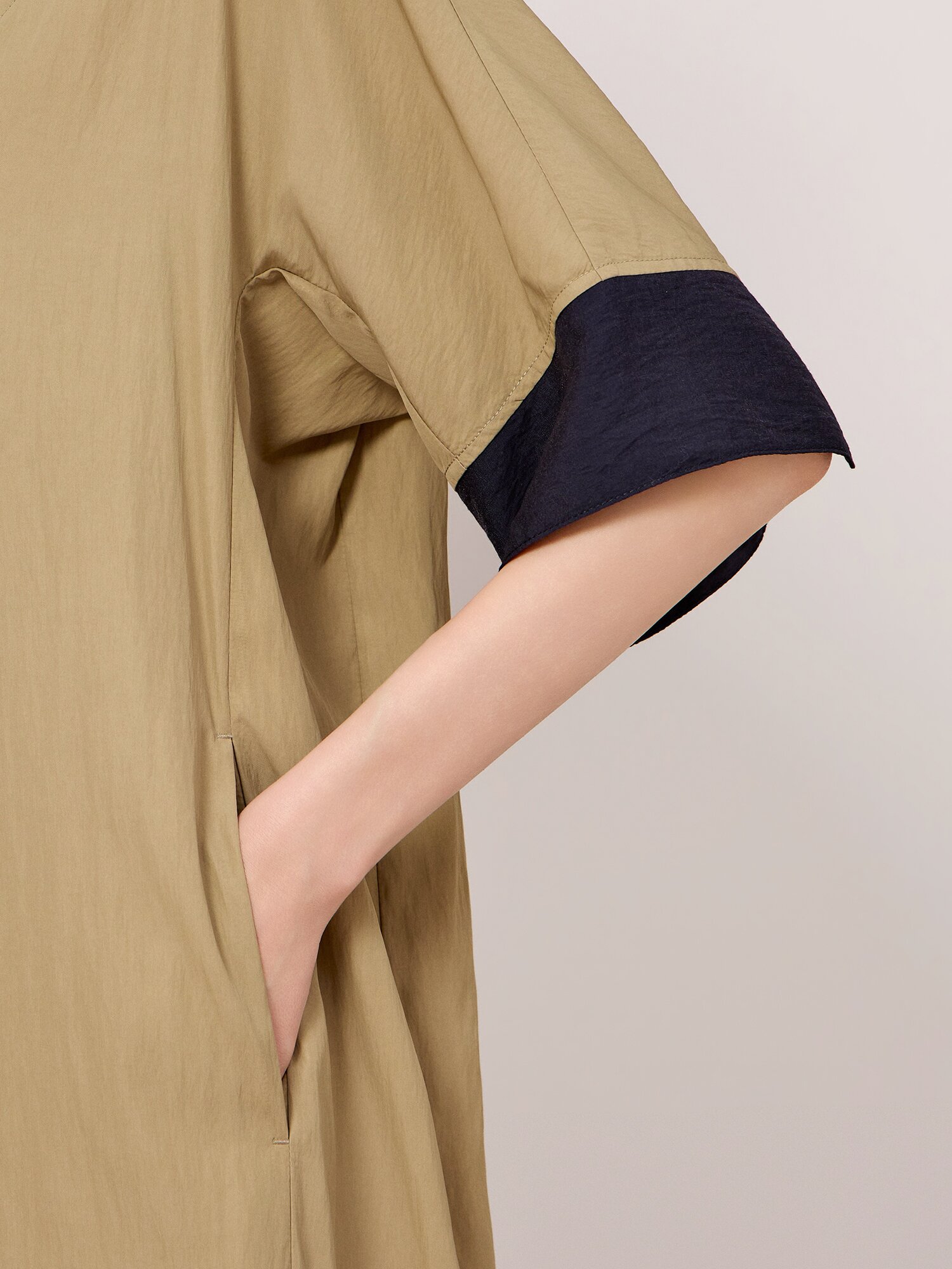 드라이 터치 컬러 블록 미디 원피스 (KHAKI)