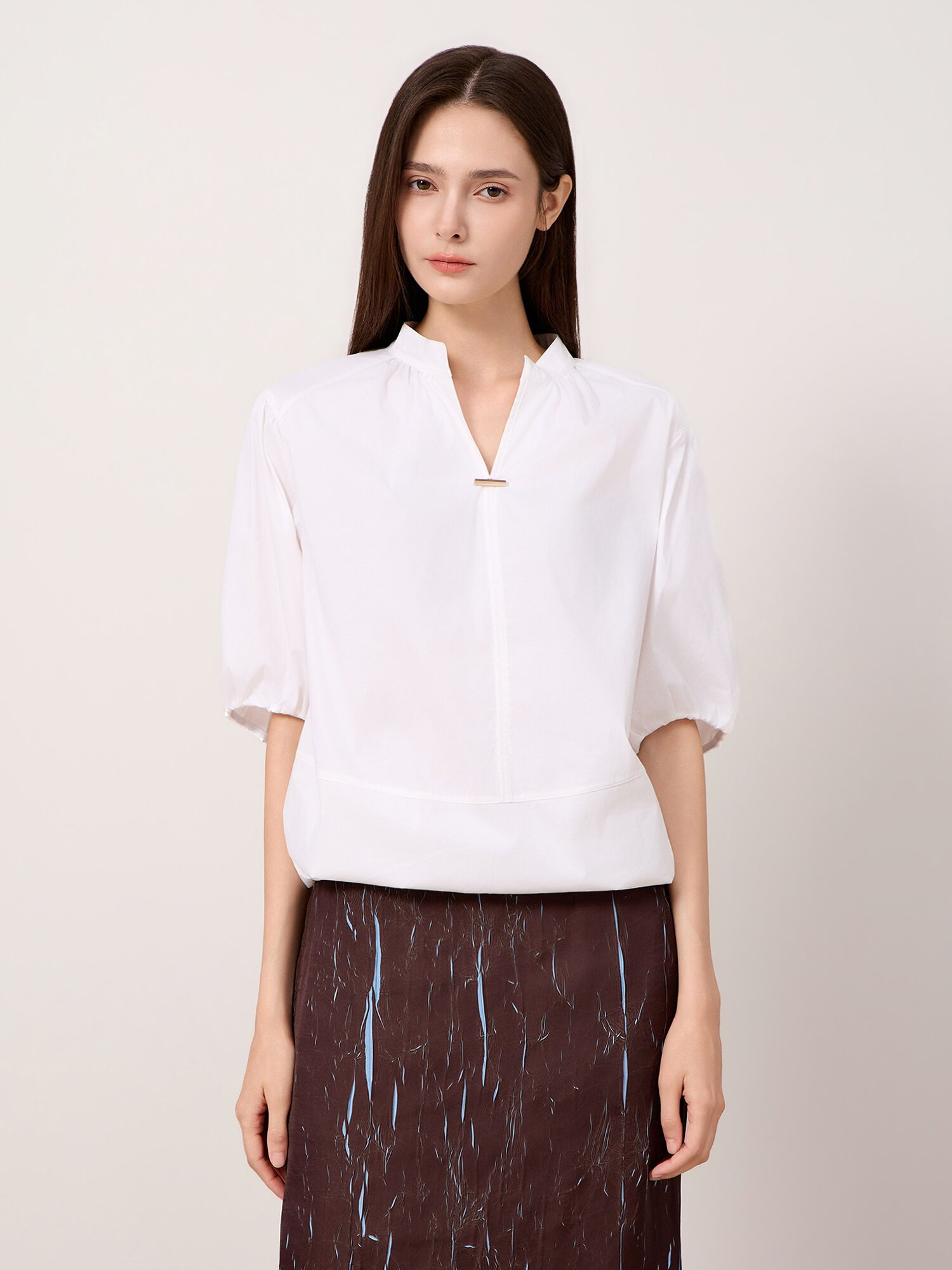 메탈 참 포인트 밴딩 블라우스 (WHITE)
