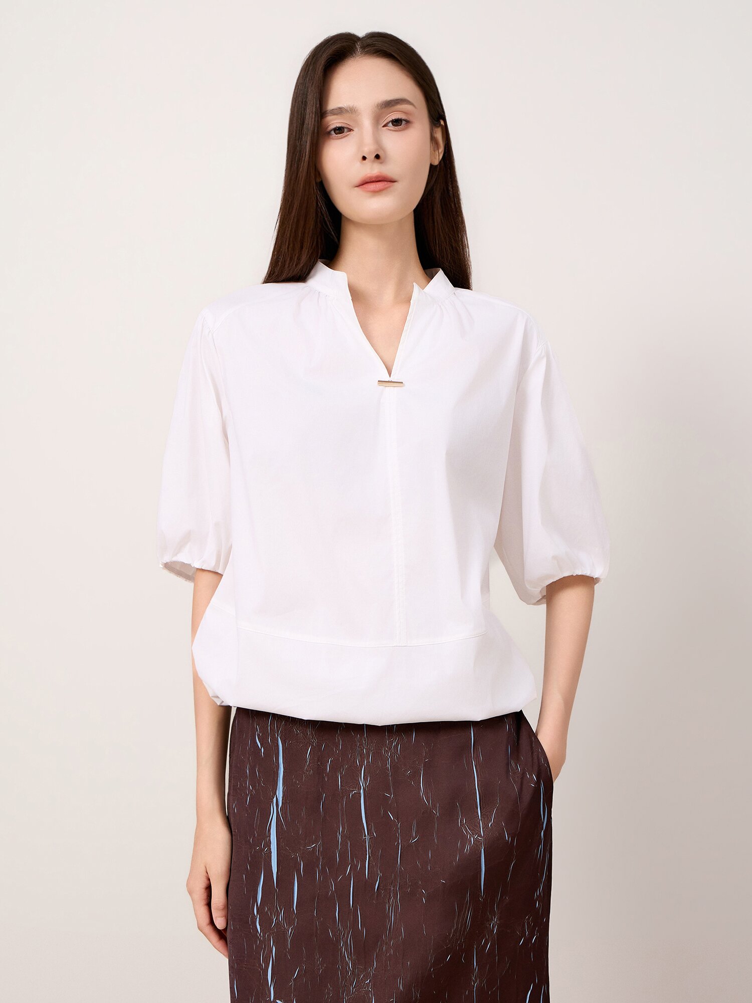 메탈 참 포인트 밴딩 블라우스 (WHITE)