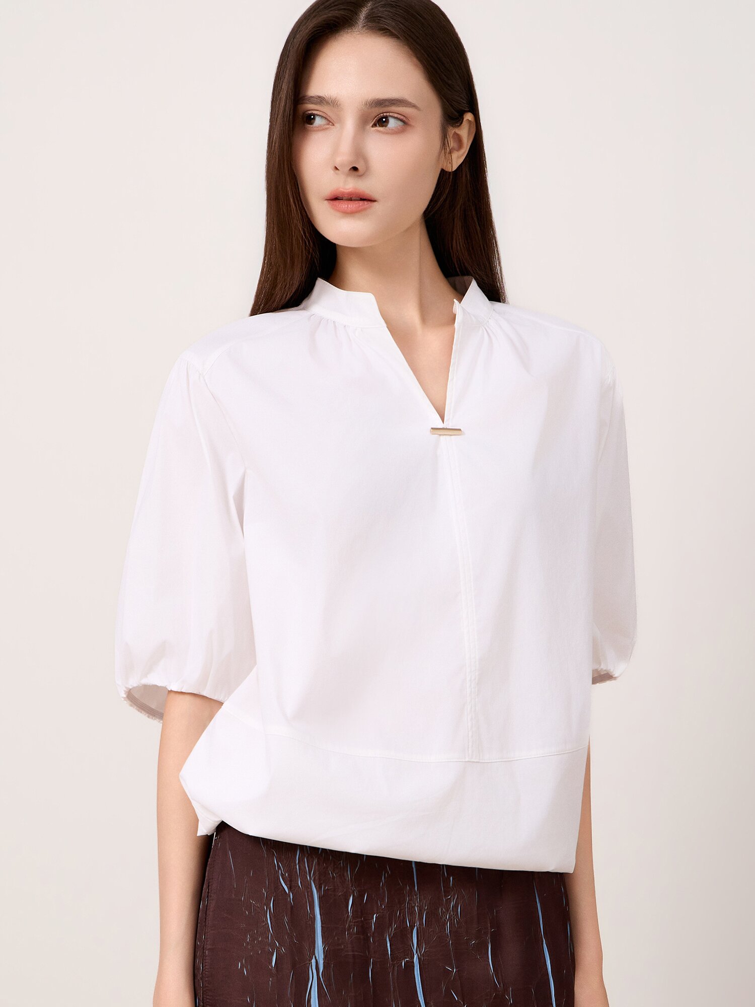 메탈 참 포인트 밴딩 블라우스 (WHITE)