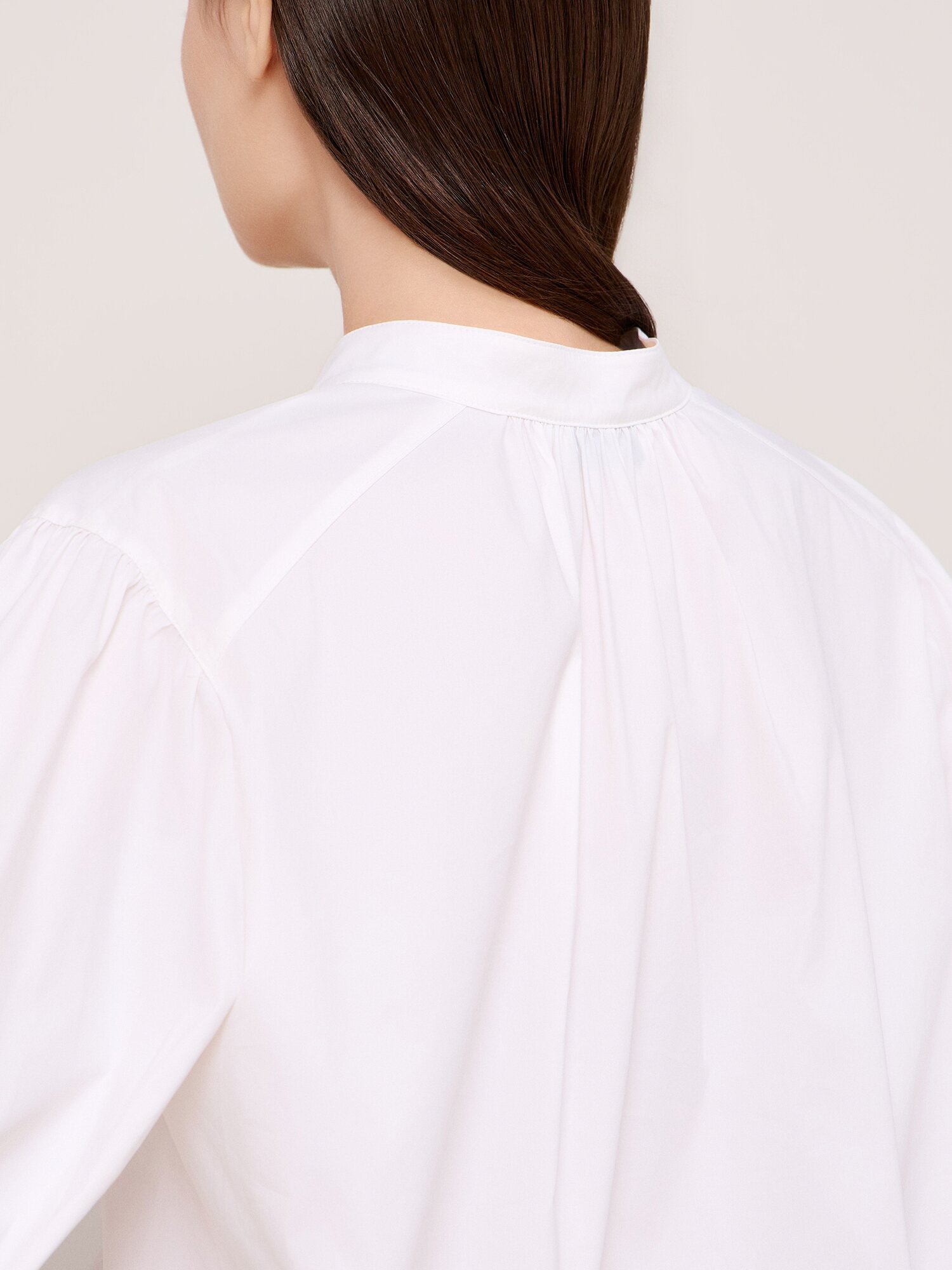 메탈 참 포인트 밴딩 블라우스 (WHITE)
