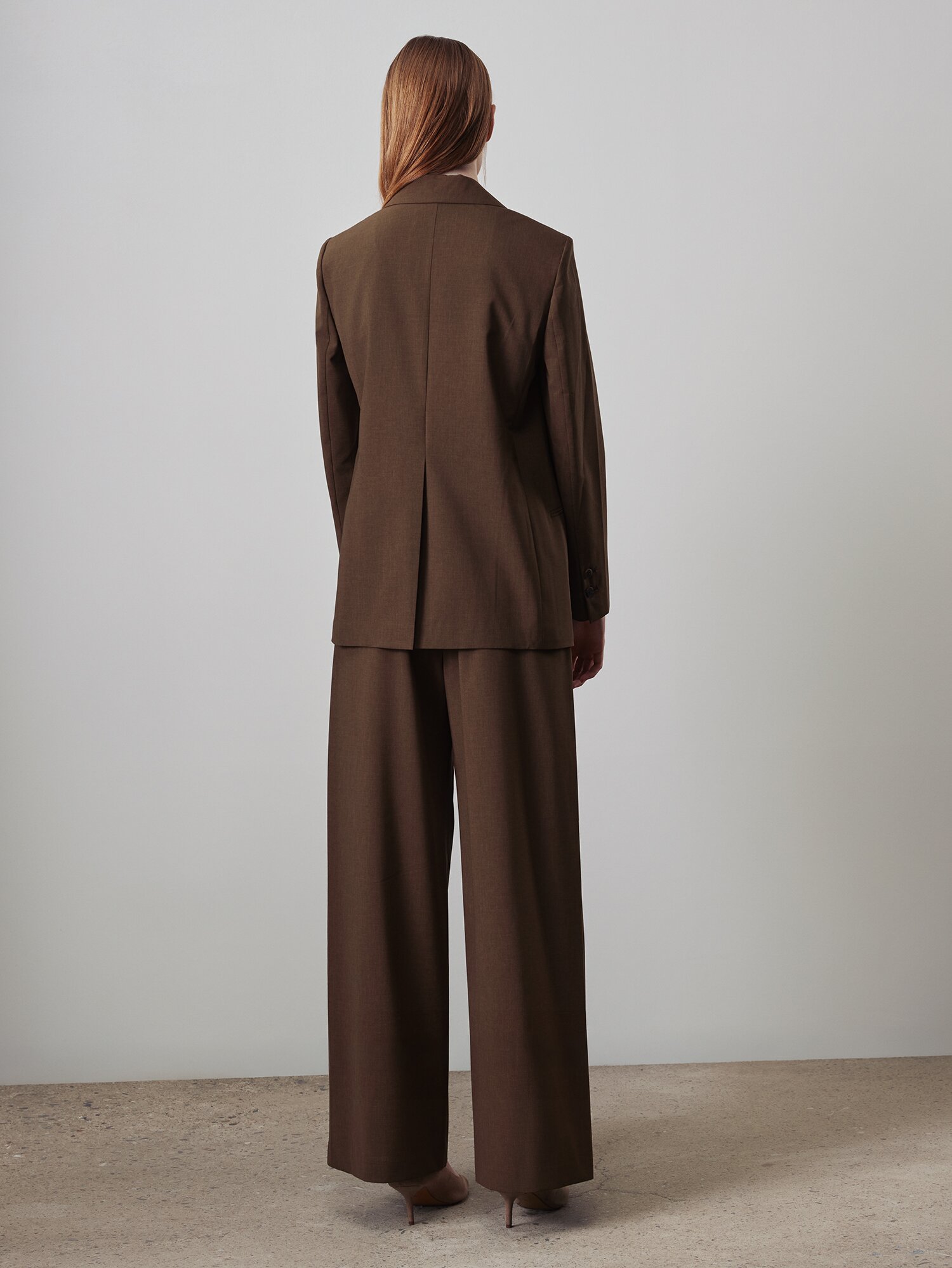 모던 테일러드 더블 원버튼 재킷 (BROWN)