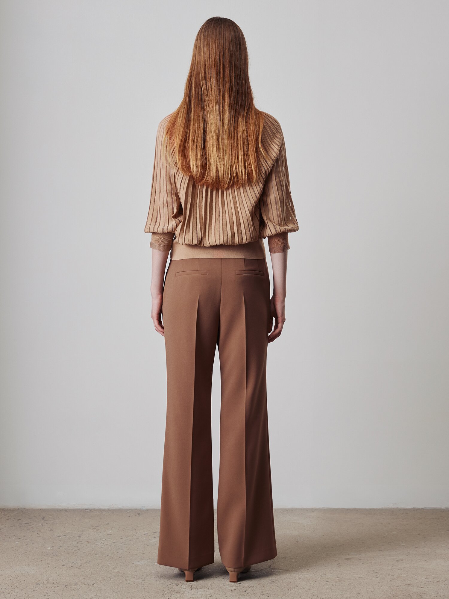 스판 버튼 장식 부츠컷 팬츠 (BEIGE)
