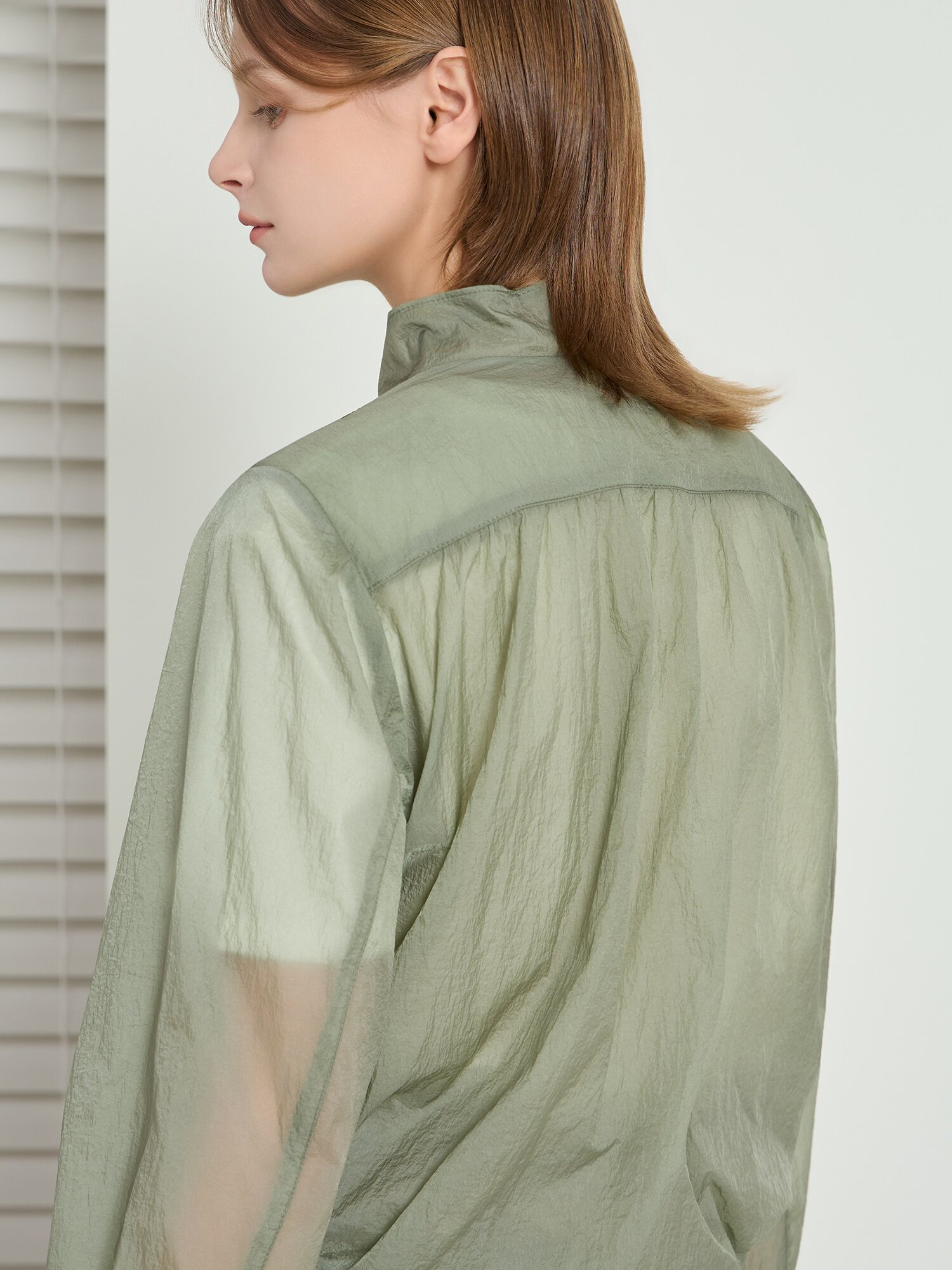 루즈핏 시스루 밴딩 하이넥 점퍼 (KHAKI)