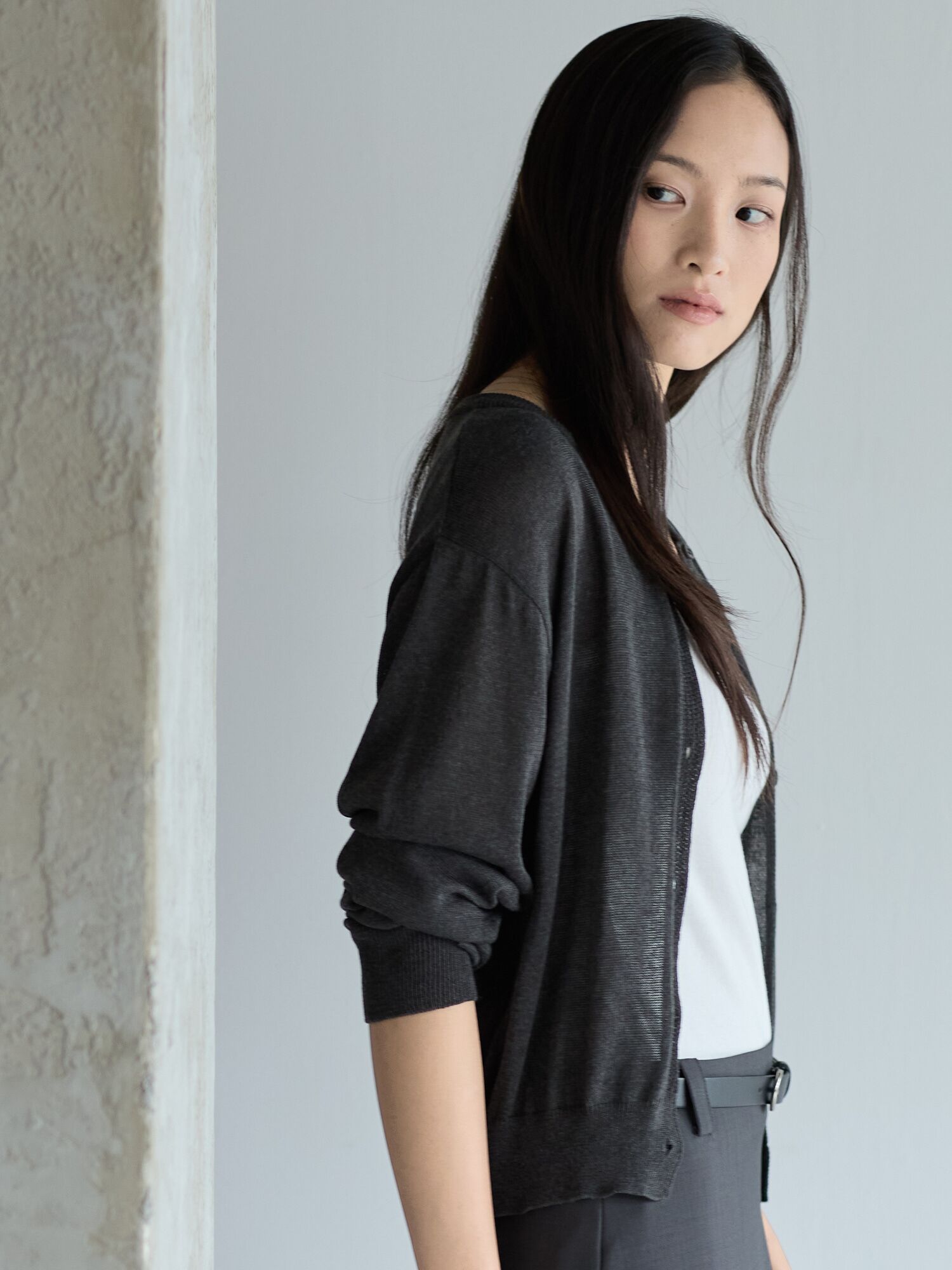 Essential Round Cardigan_Charcoal