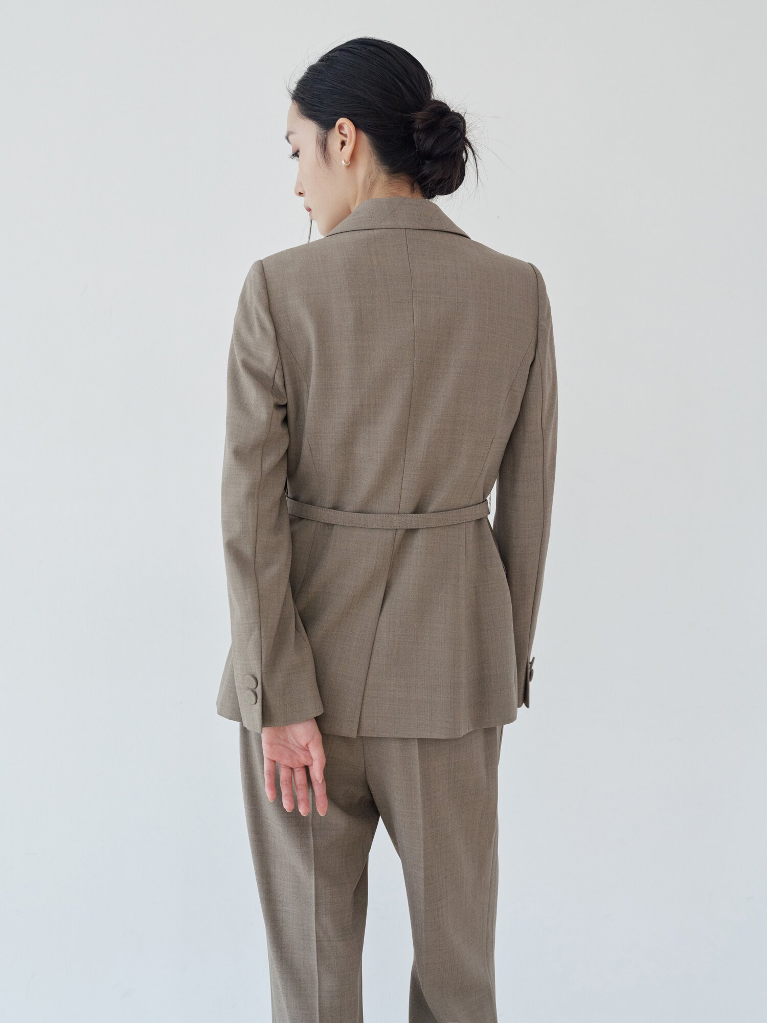 모던 테일러드 더블 원버튼 재킷 (DARK BEIGE)