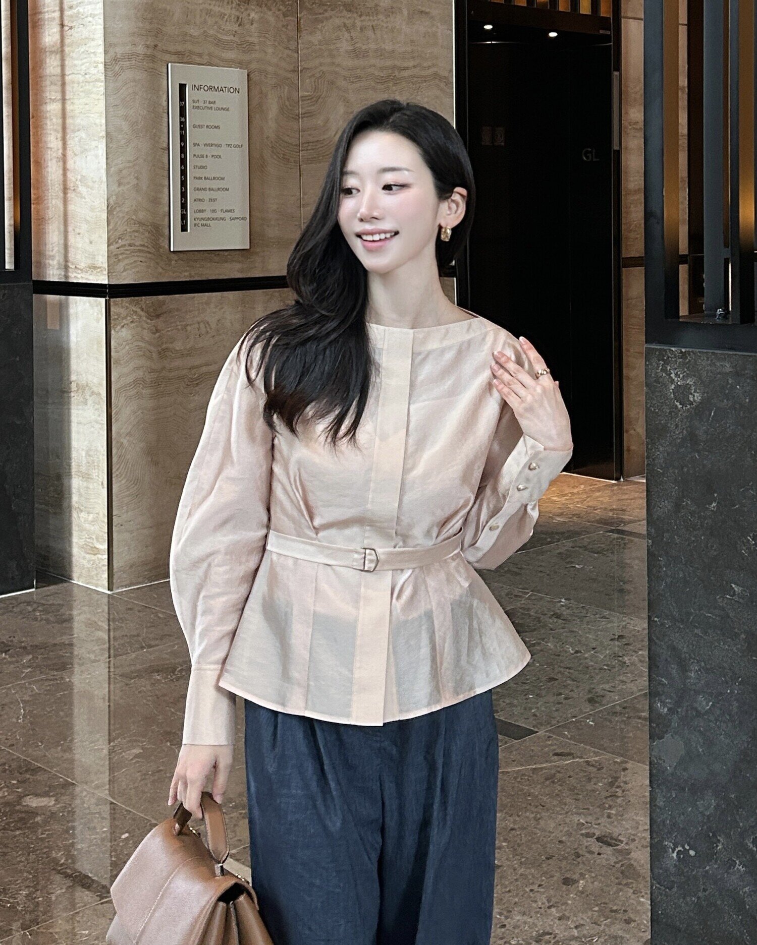 실키 보트넥 블라우스 +이너 세트 (BEIGE)