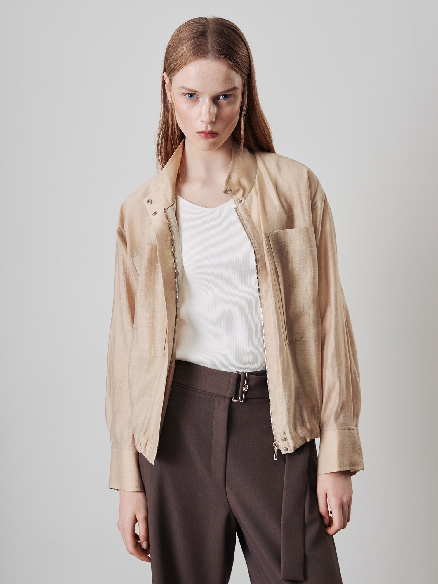 루즈핏 포켓 스트링 하이넥 점퍼 (BEIGE)