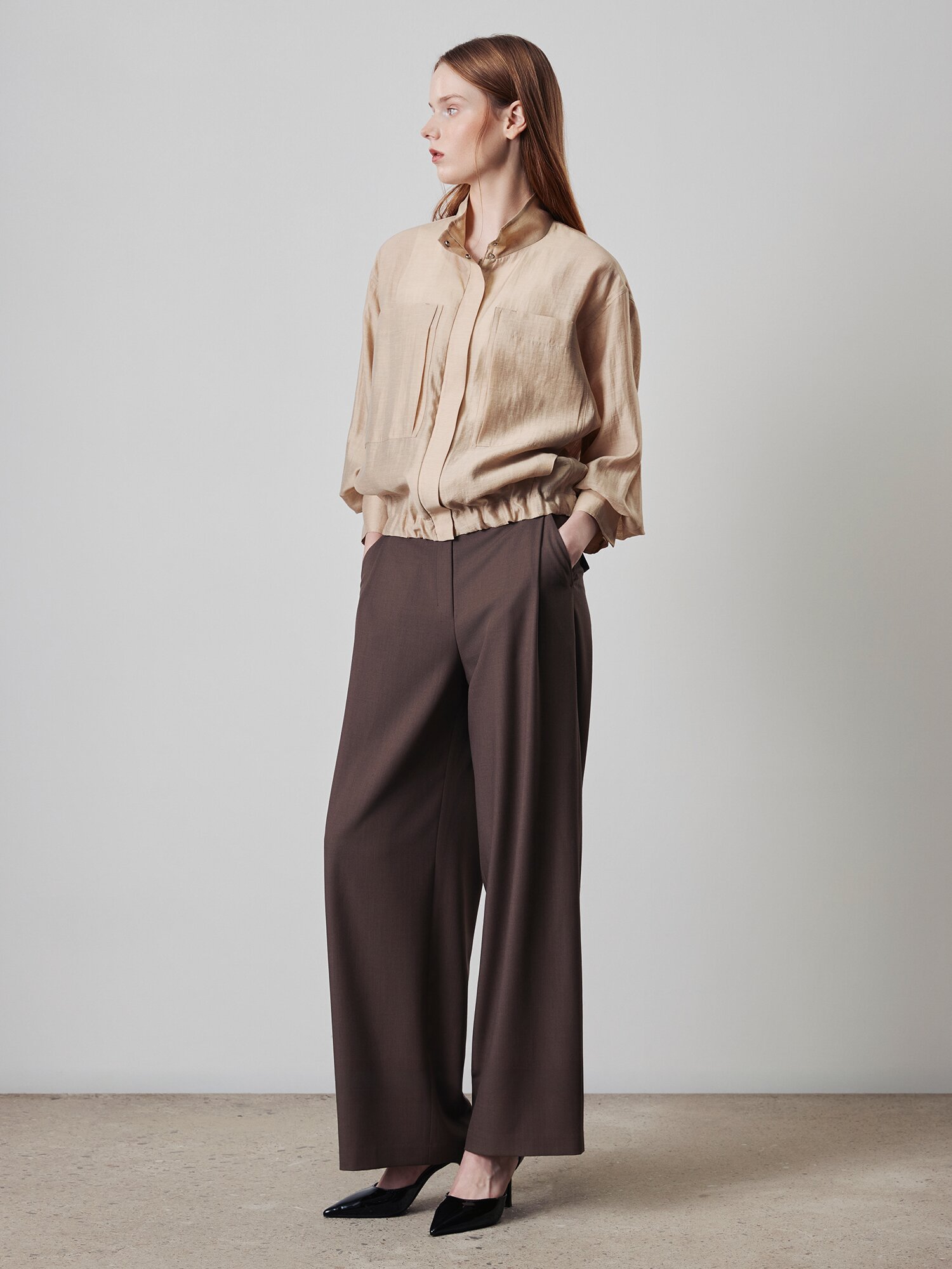 루즈핏 포켓 스트링 하이넥 점퍼 (BEIGE)