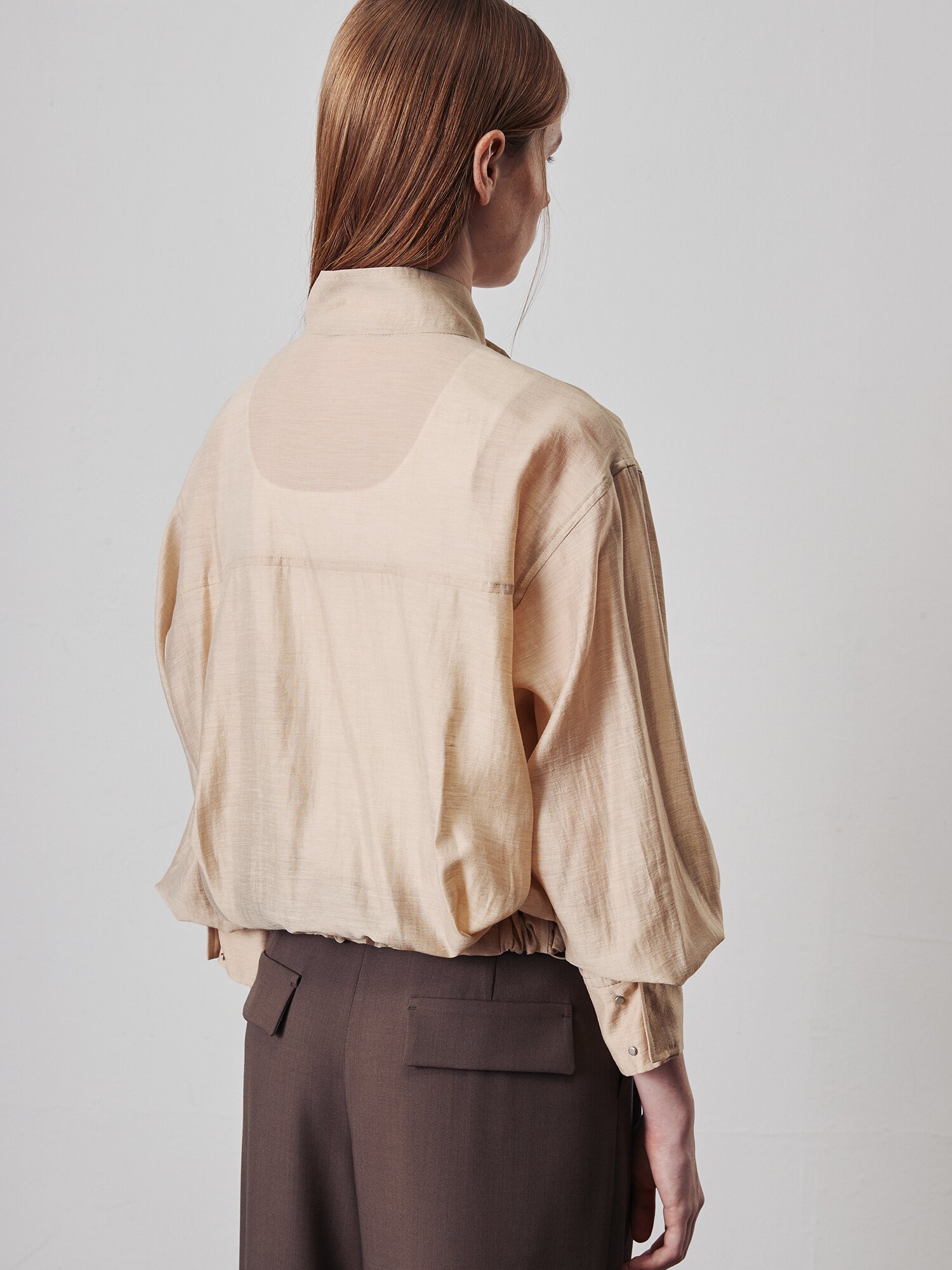 루즈핏 포켓 스트링 하이넥 점퍼 (BEIGE)