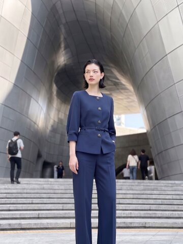 모던 턱 슬리브 스퀘어넥 재킷 
