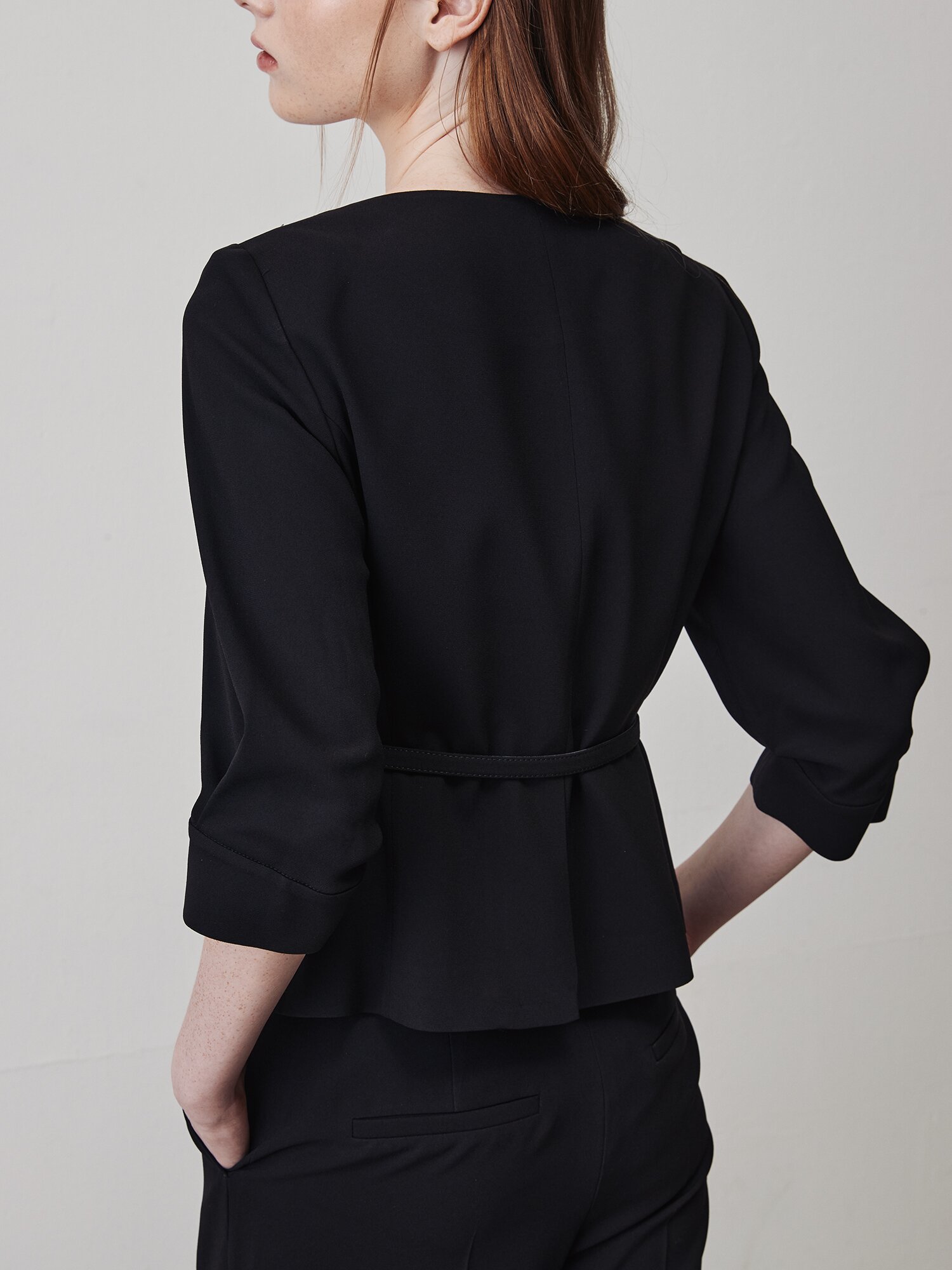 모던 턱 슬리브 스퀘어넥 재킷 (BLACK)
