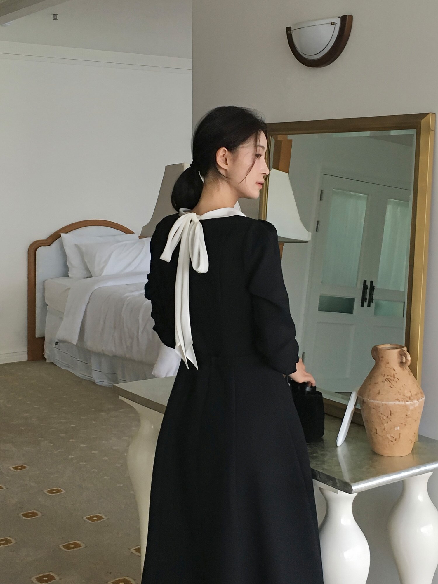 메탈 트위드 타이넥 플레어 원피스 (BLACK)