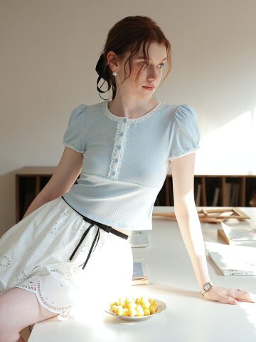 Cest_Lace henley neck cropped top