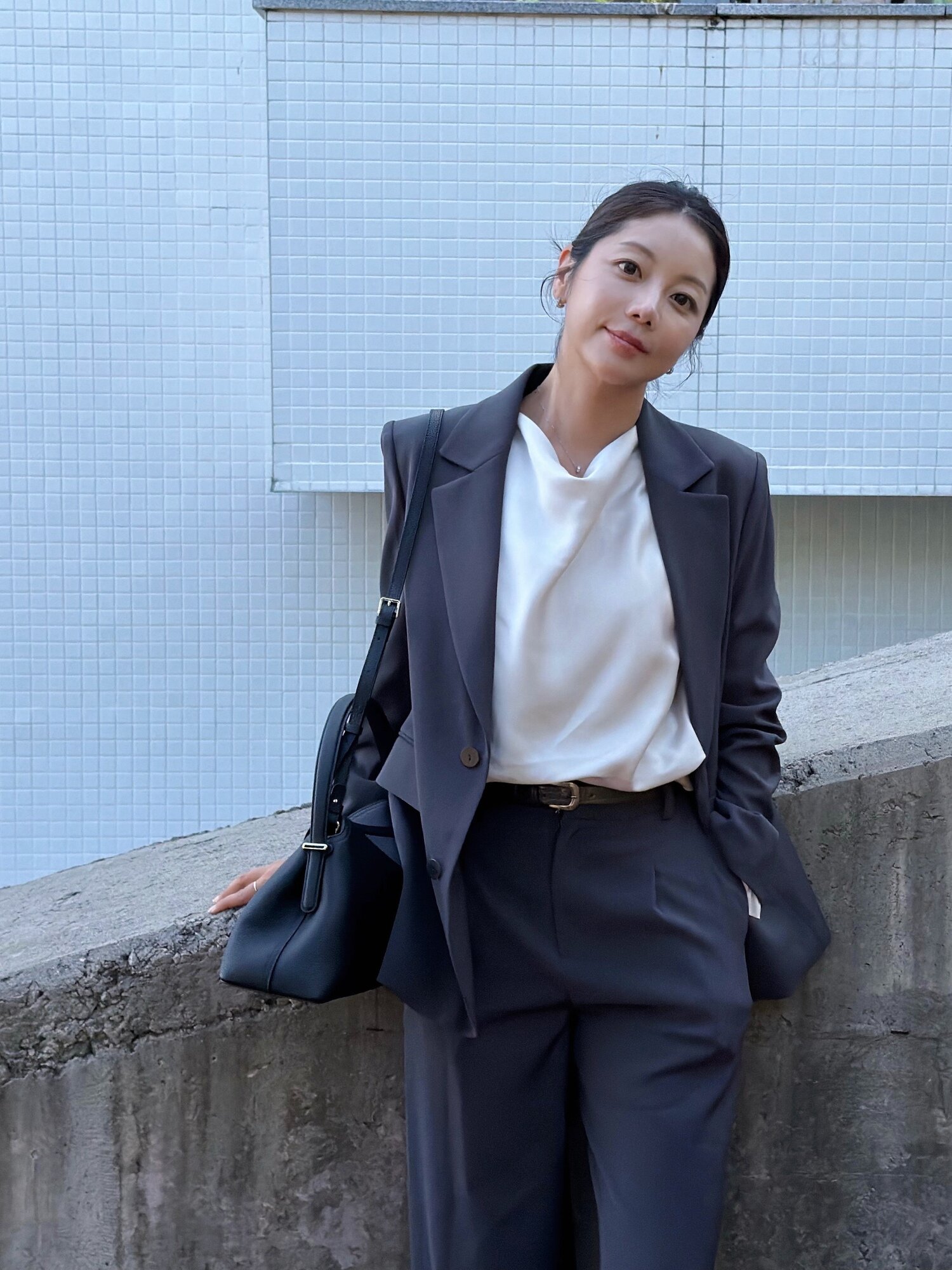 모던 롤업 테일러드 투버튼 재킷 (GREY)