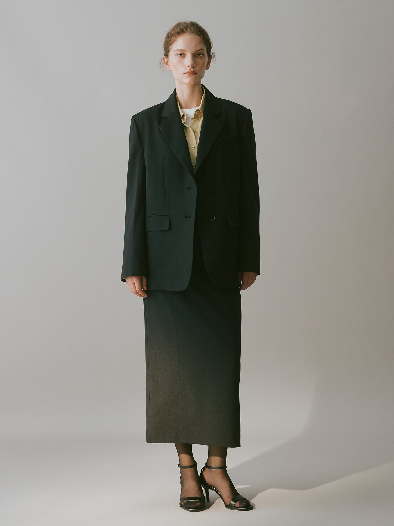 테일러드 싱글 투버튼 재킷 (BLACK)