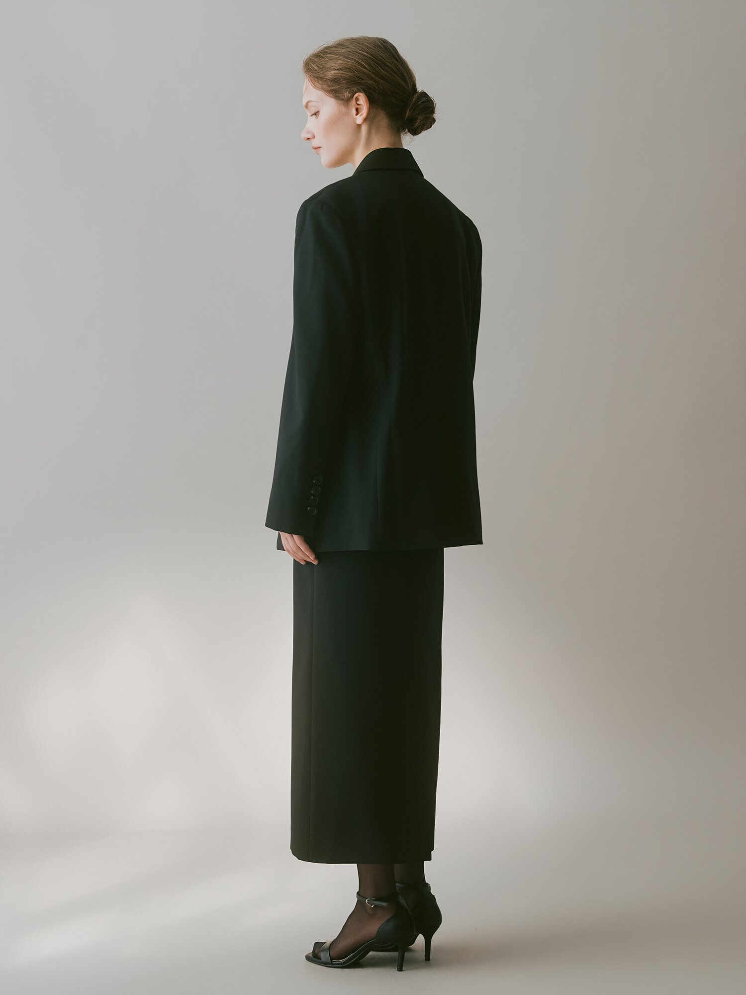 테일러드 싱글 투버튼 재킷 (BLACK)