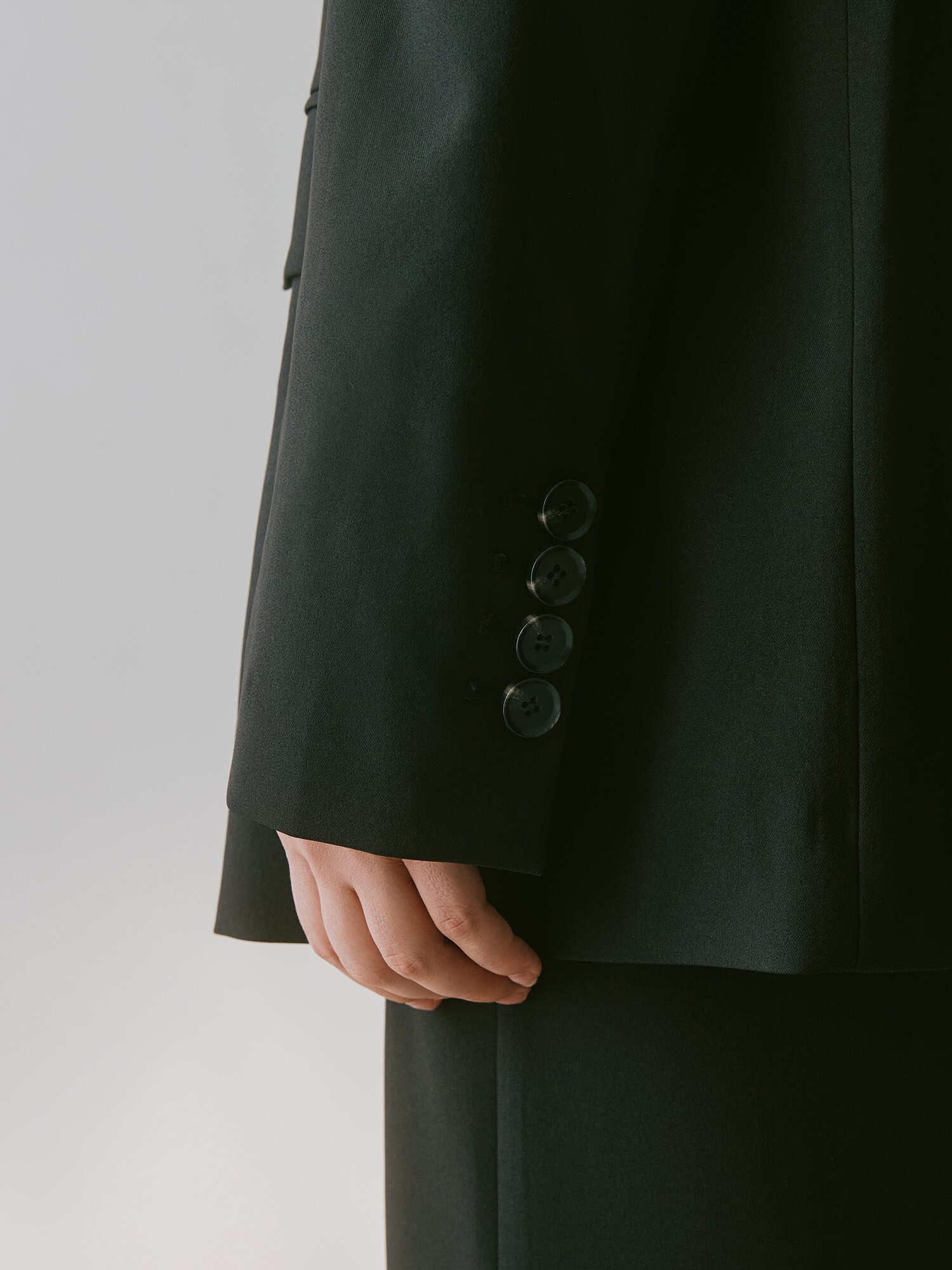 테일러드 싱글 투버튼 재킷 (BLACK)